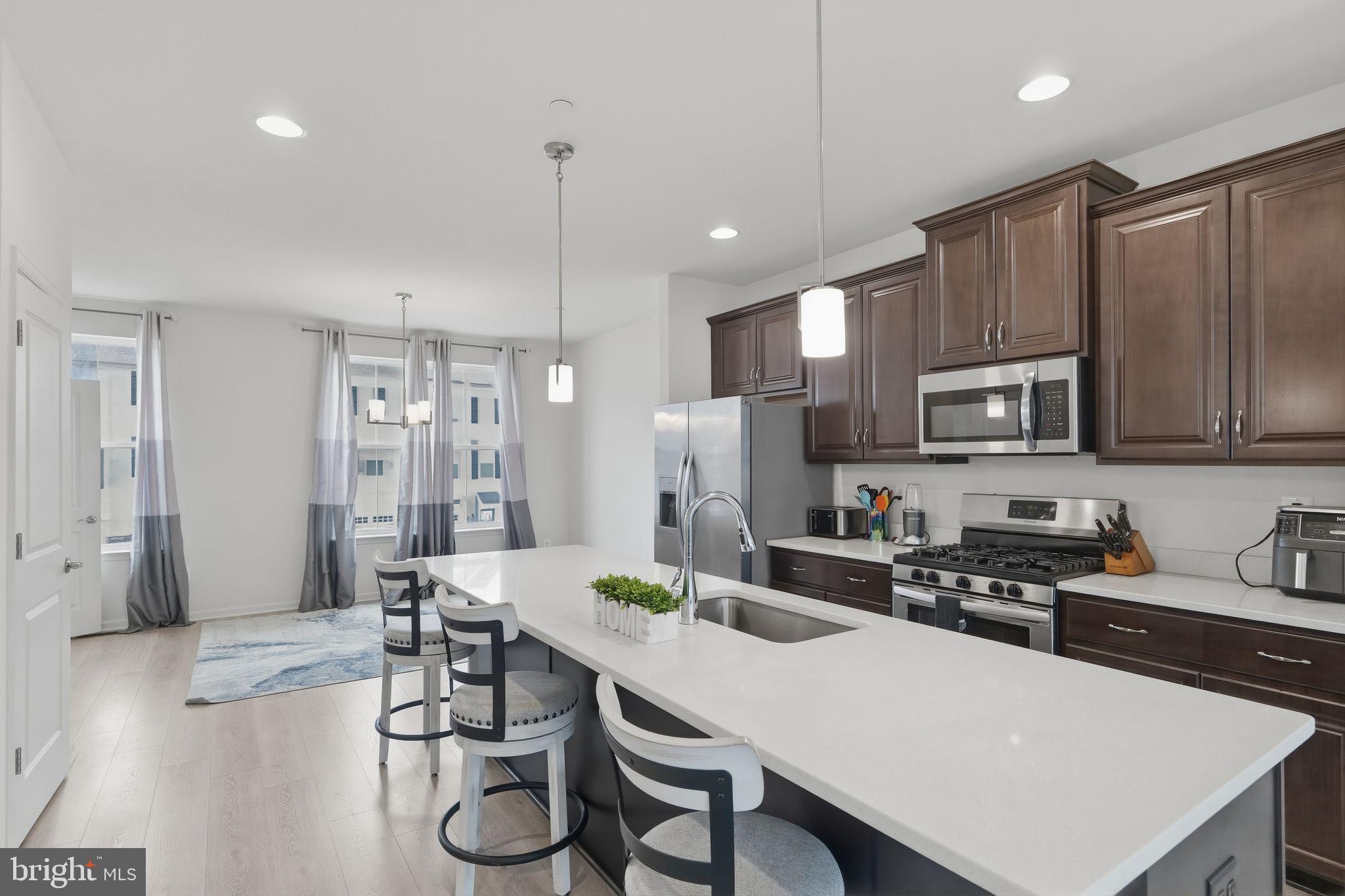 HYDE PARK OVERLOOK - Residential