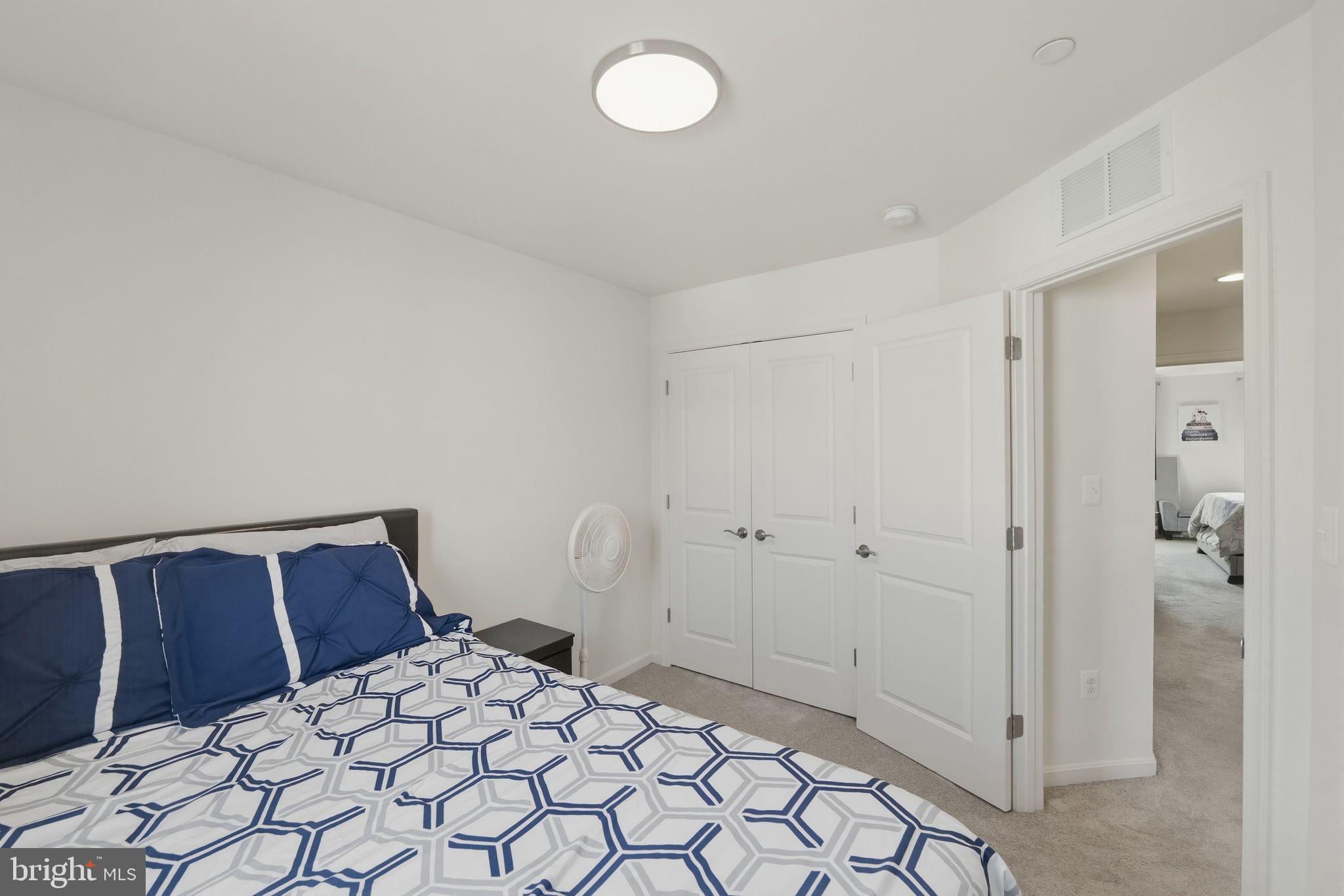 HYDE PARK OVERLOOK - Residential