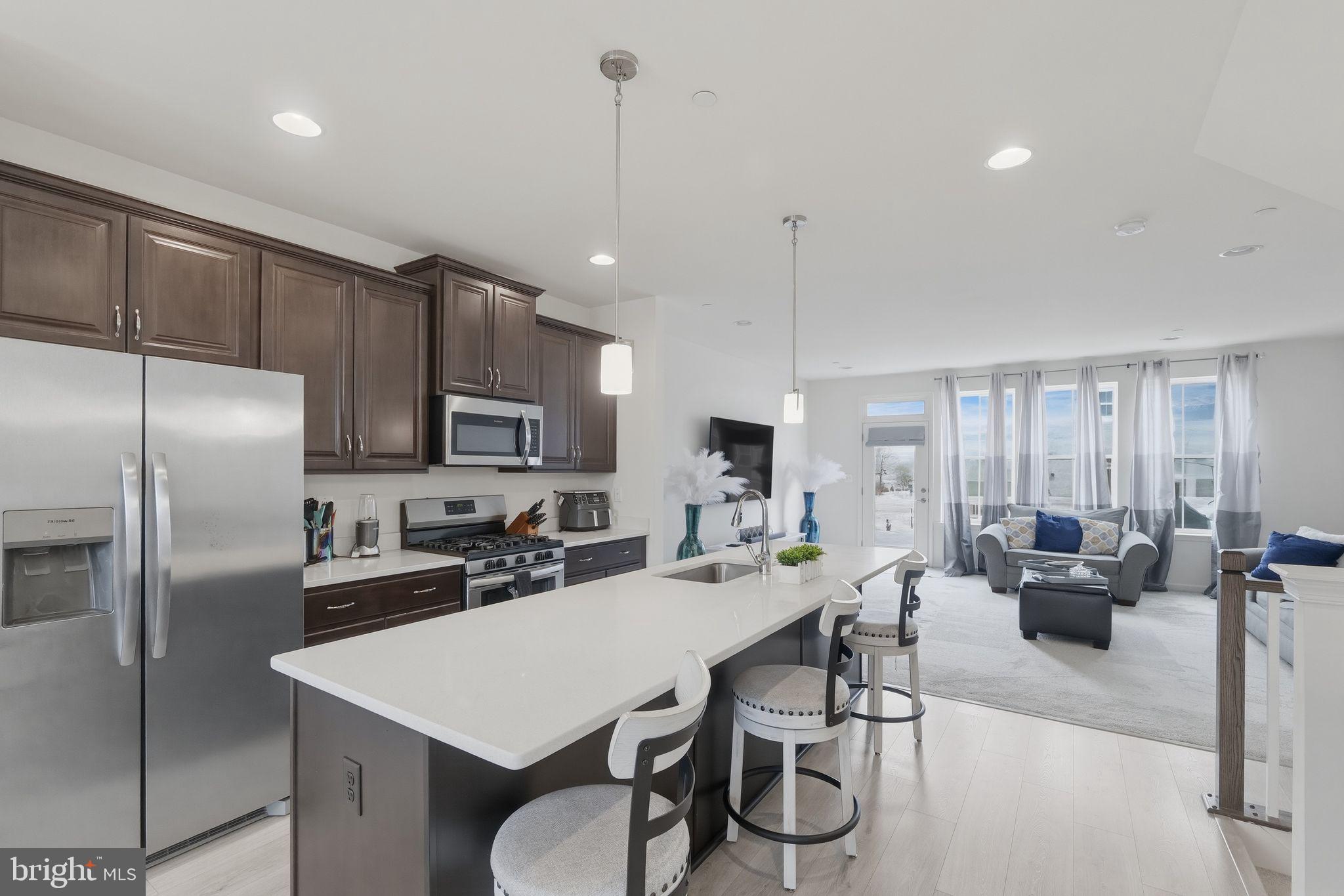 HYDE PARK OVERLOOK - Residential