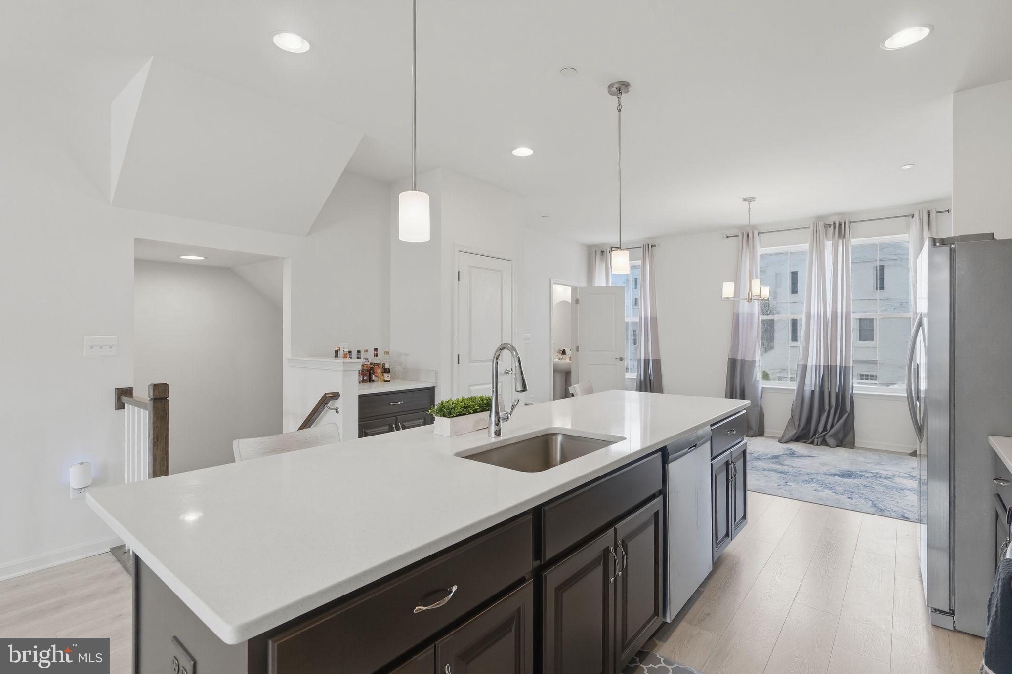 HYDE PARK OVERLOOK - Residential