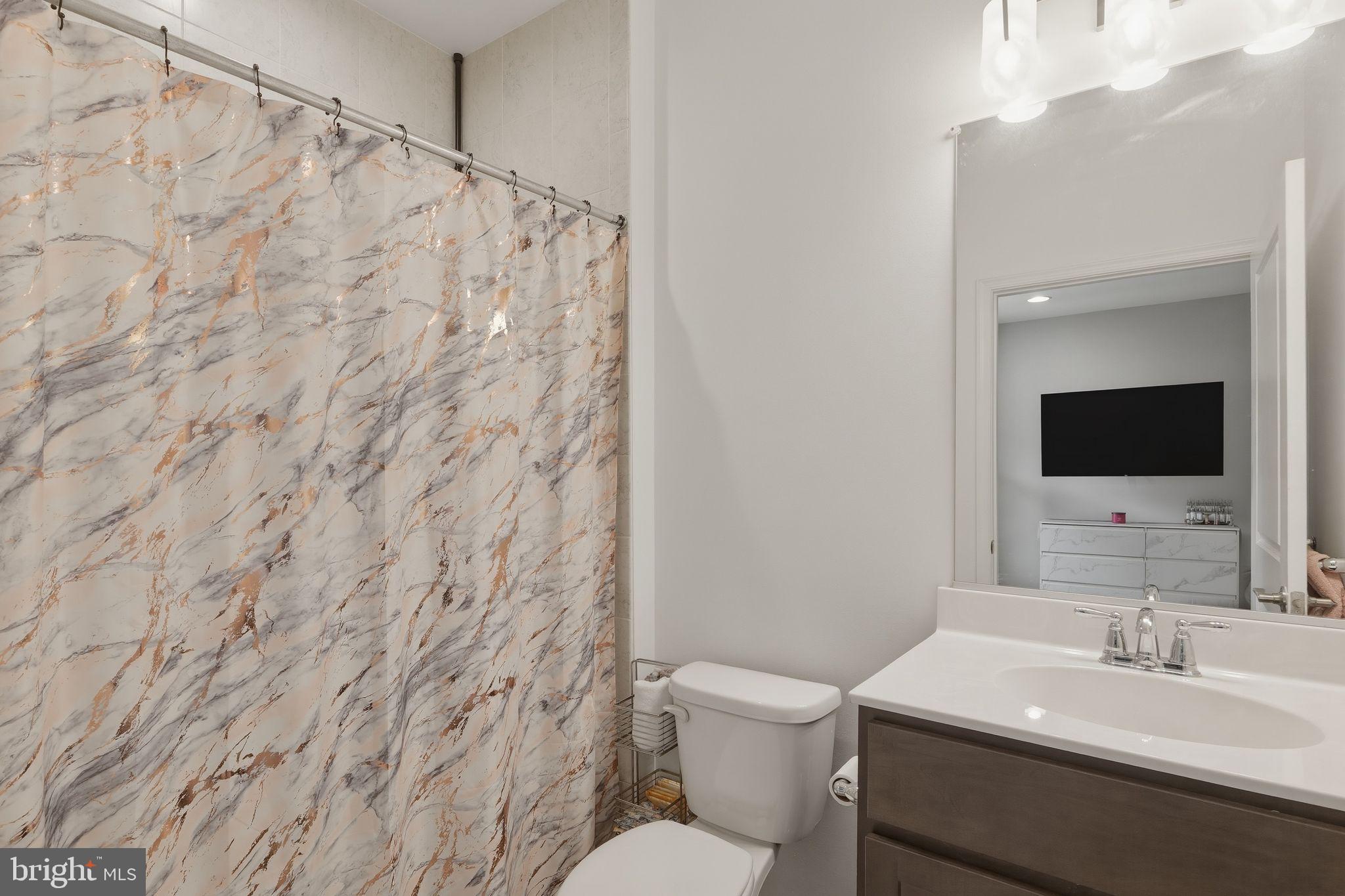 HYDE PARK OVERLOOK - Residential