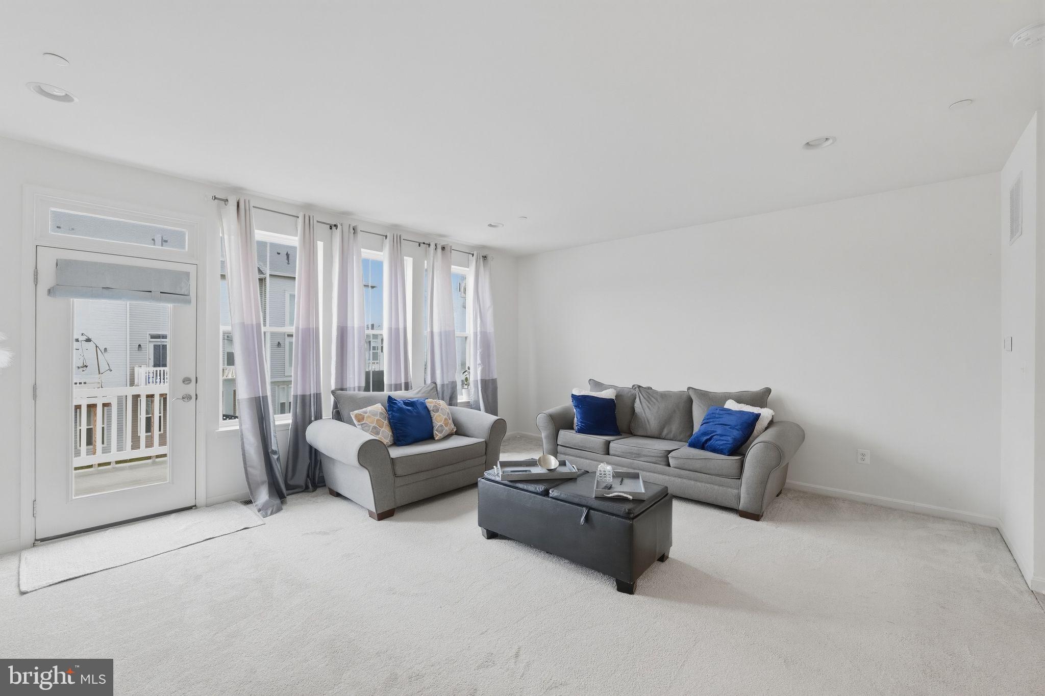 HYDE PARK OVERLOOK - Residential