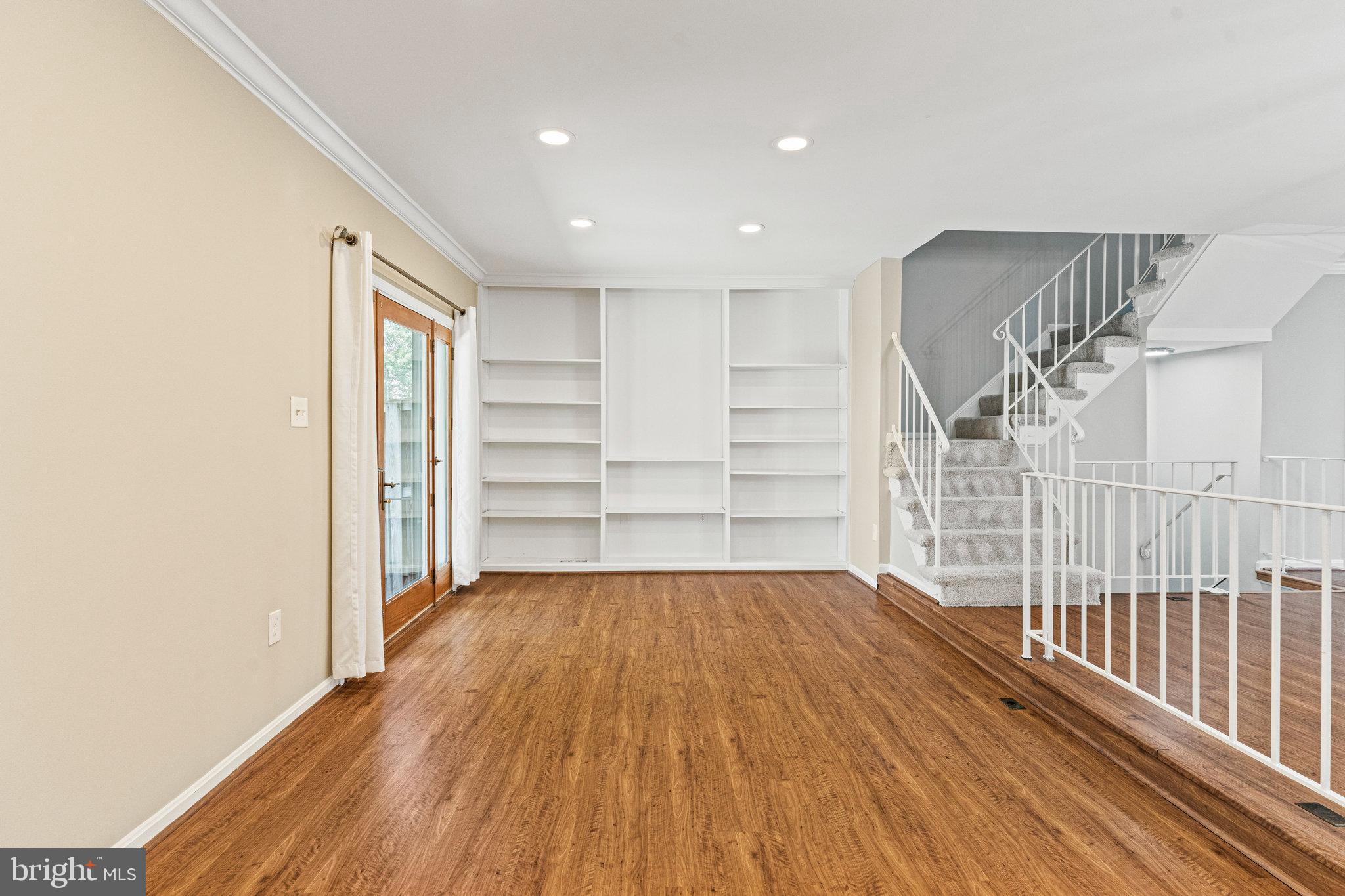 GREENTREE VILLAGE - Residential Lease