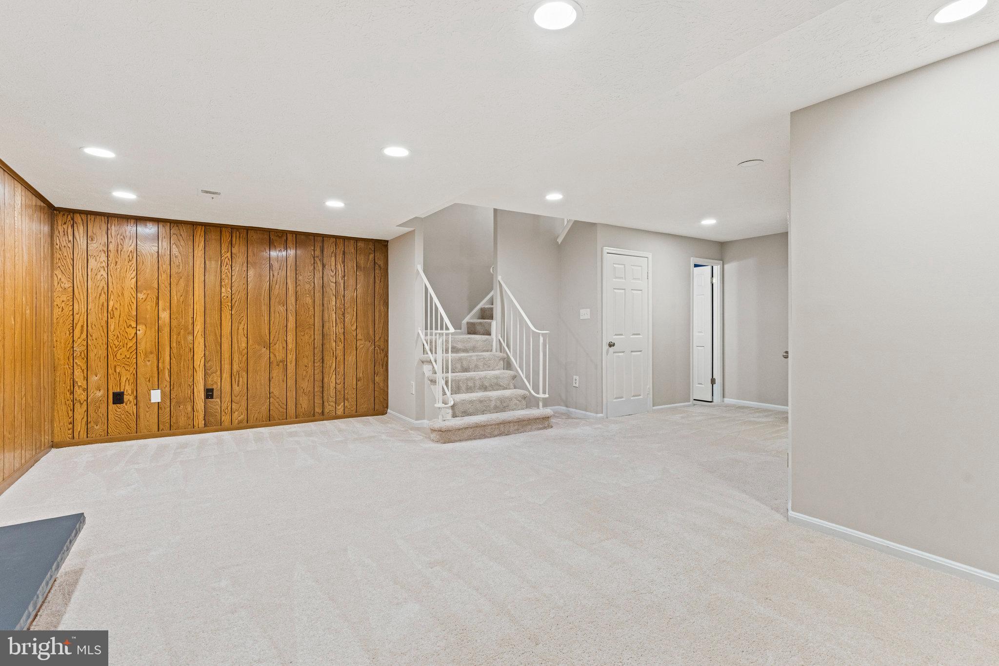 GREENTREE VILLAGE - Residential Lease