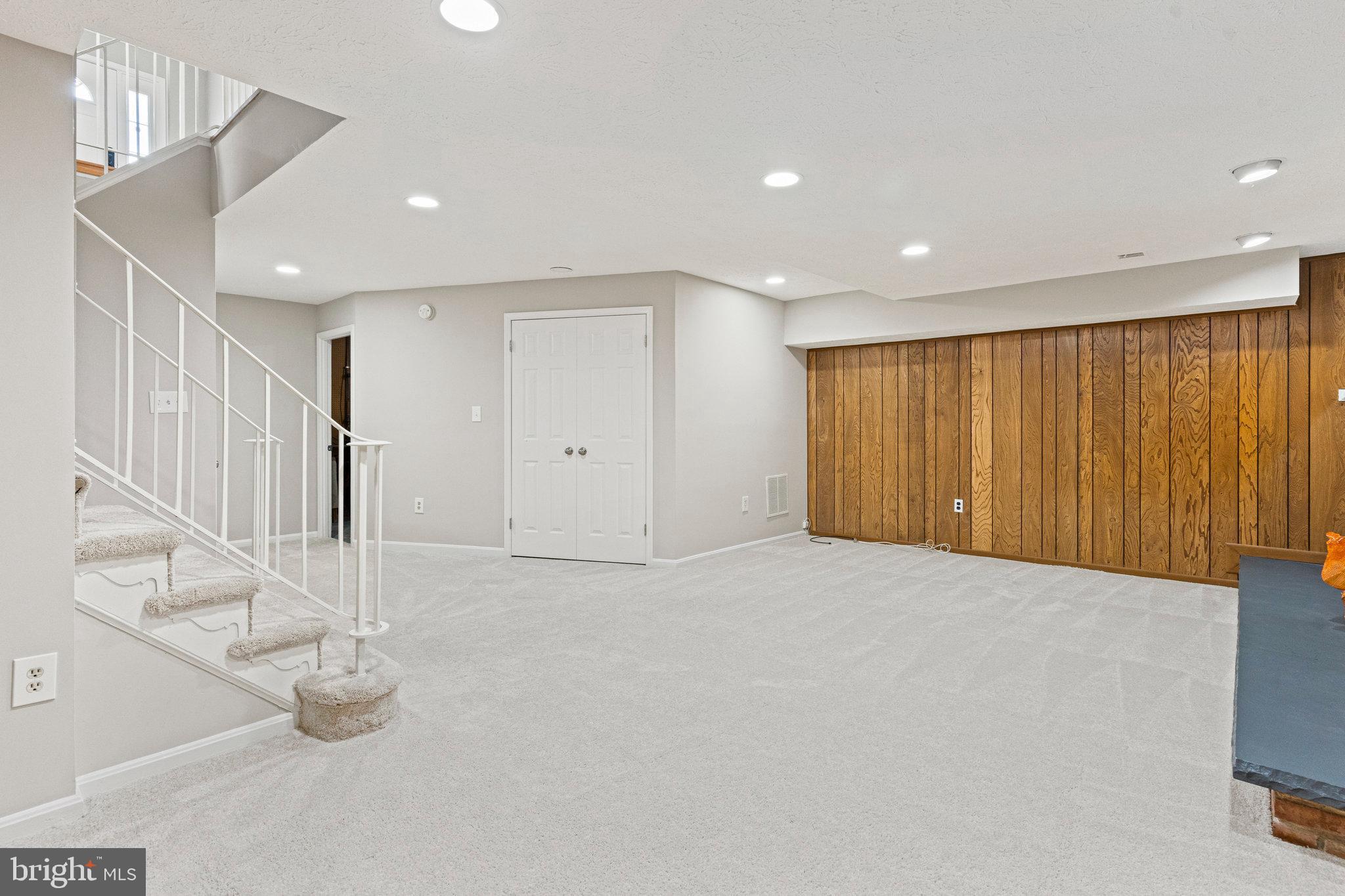 GREENTREE VILLAGE - Residential Lease