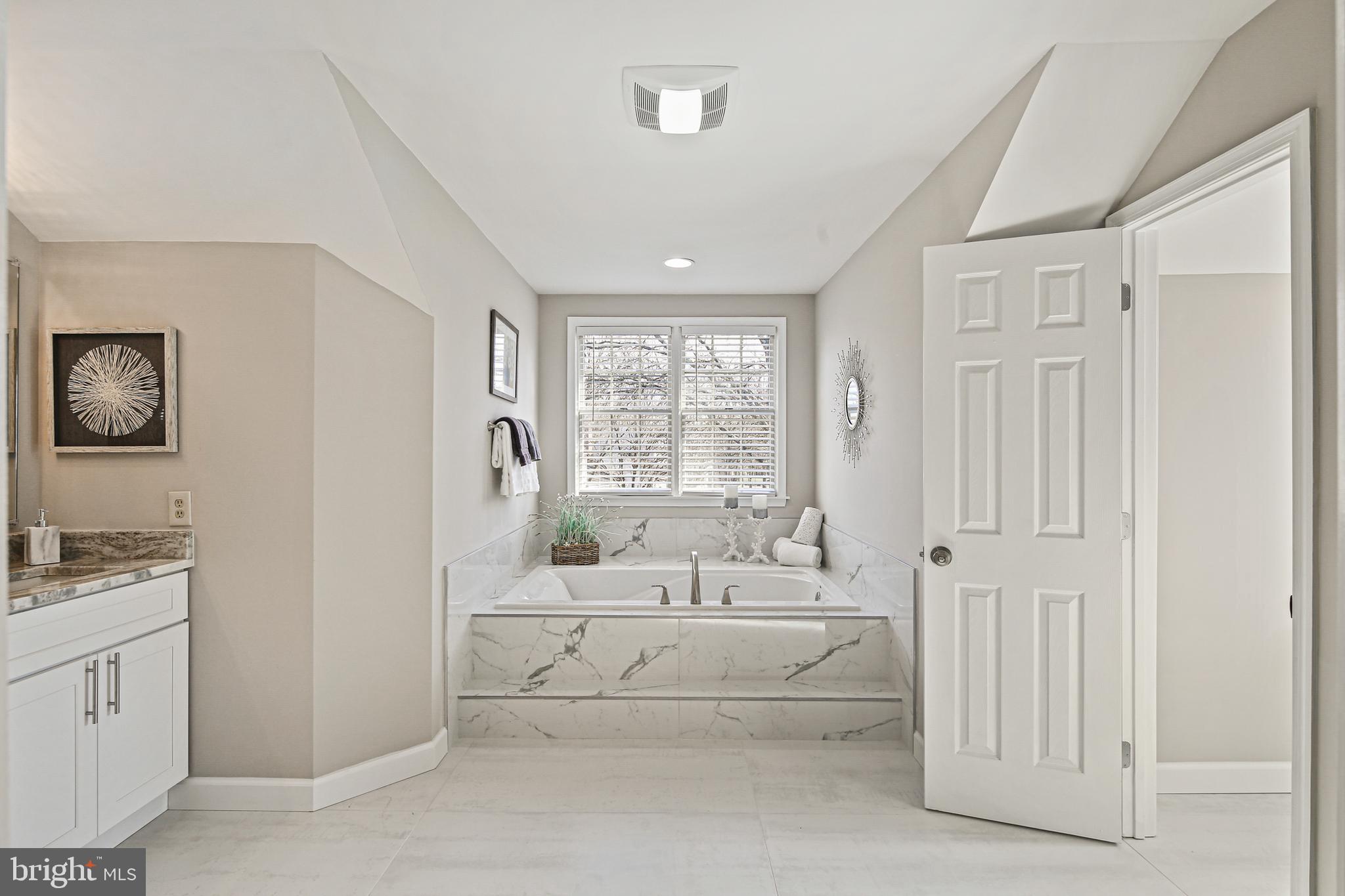 VILLAGE OF RIVER HILL - Residential