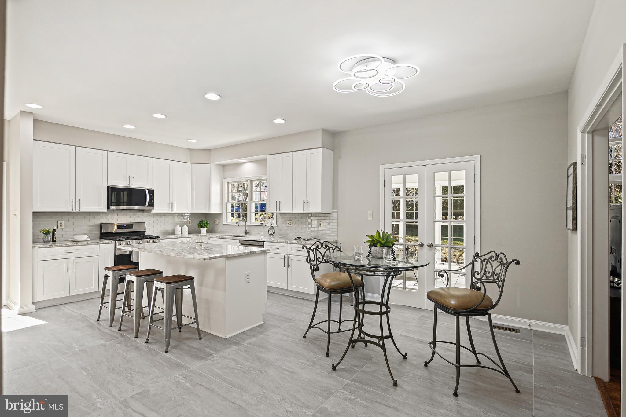 VILLAGE OF RIVER HILL - Residential