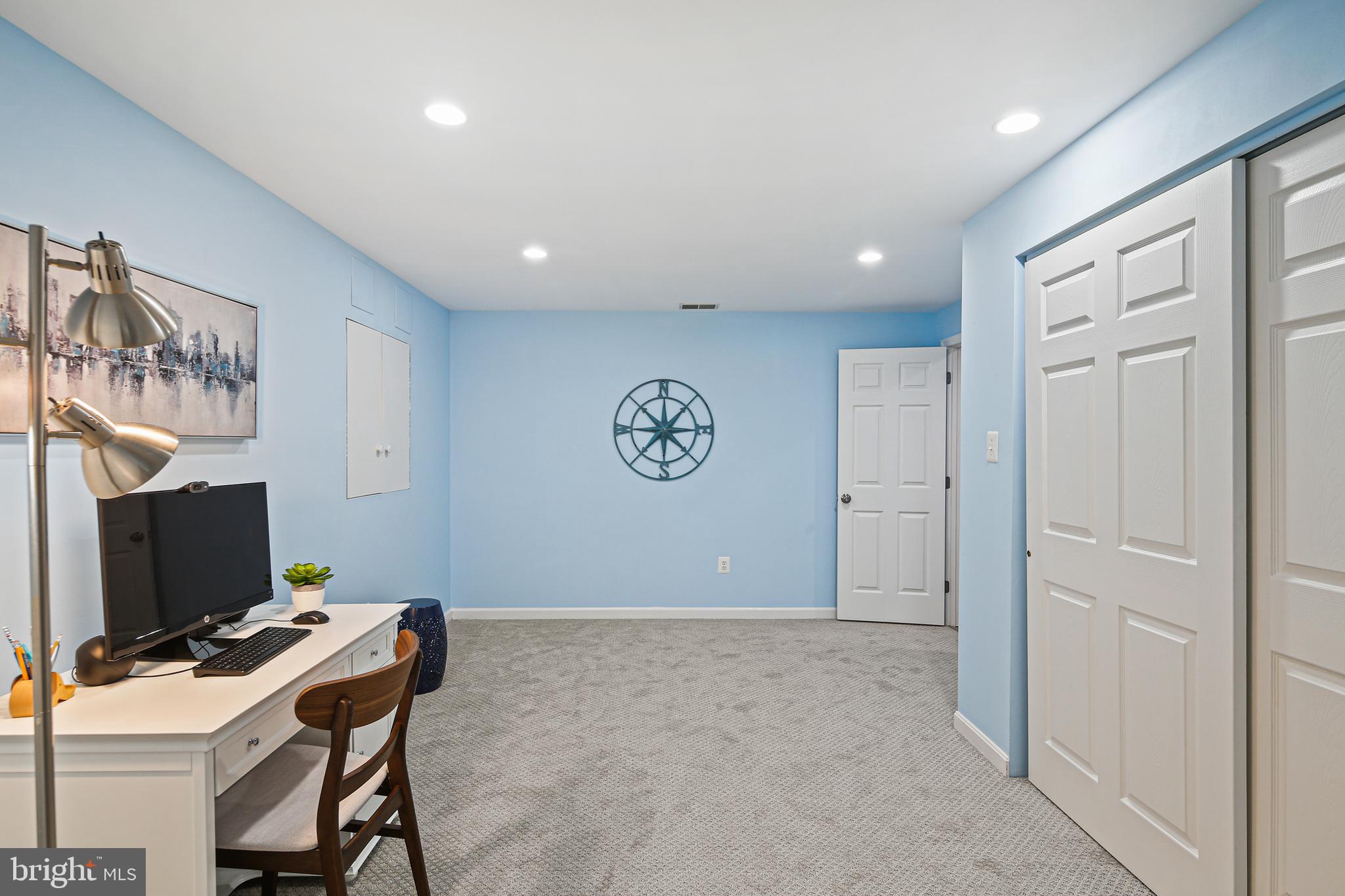 VILLAGE OF RIVER HILL - Residential