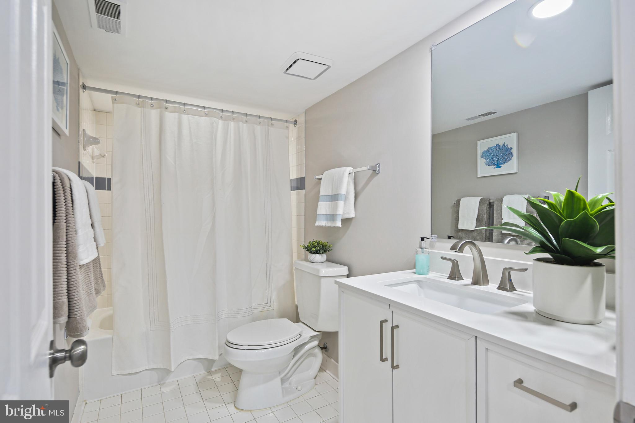 VILLAGE OF RIVER HILL - Residential