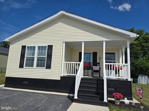 Mobile Home For Sale - 300 Oriole Drive<br/> CARLISLE, PA 17013