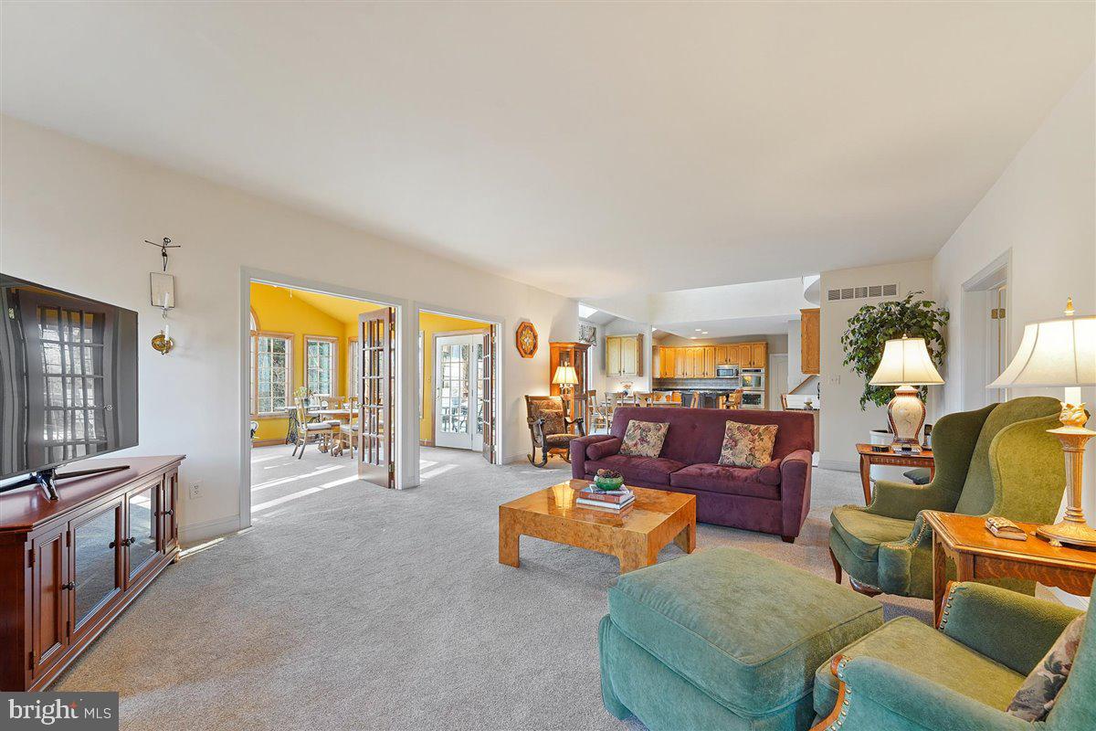 SPRINGTON CHASE - Residential