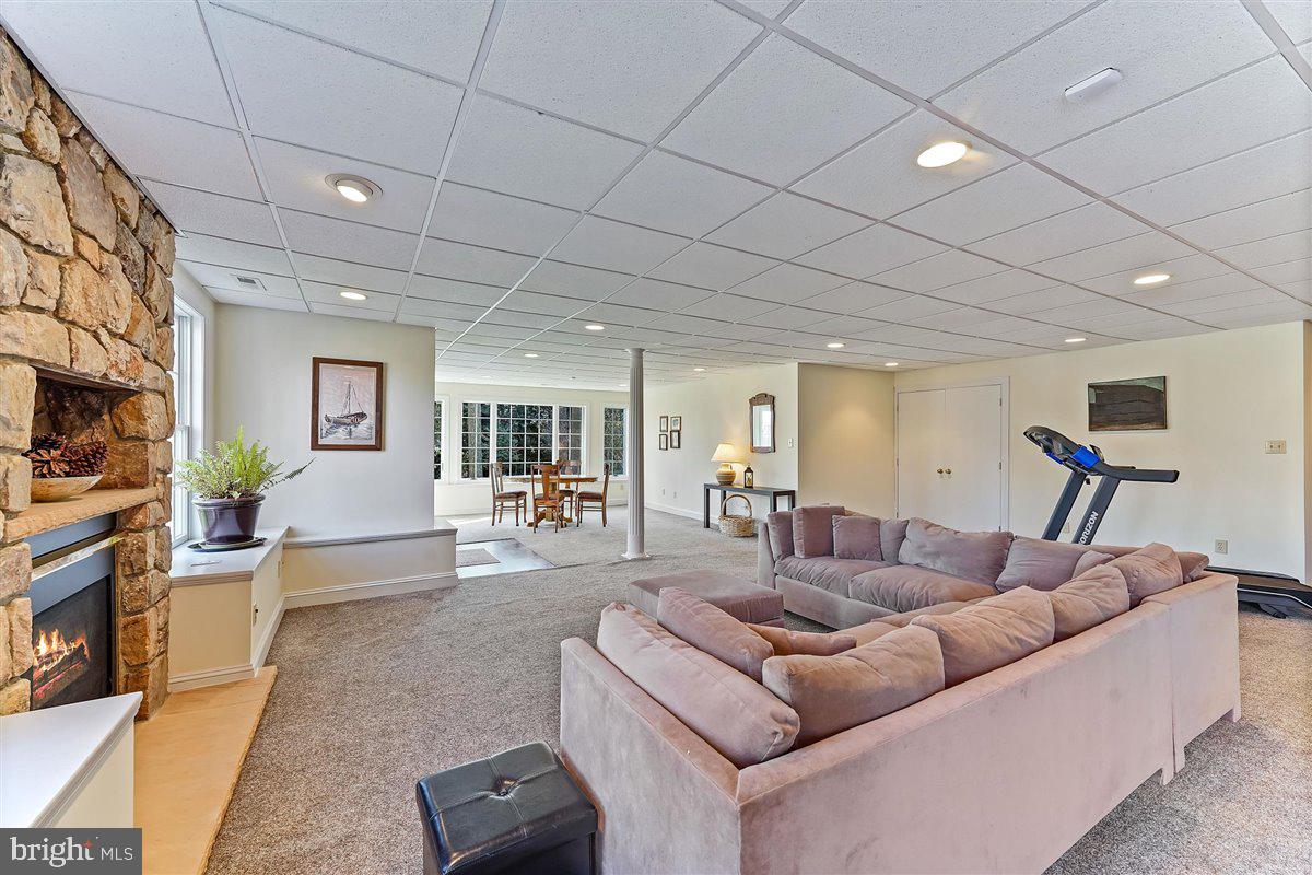 SPRINGTON CHASE - Residential