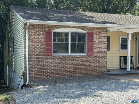 Townhouse For Rent - 120 Raymond Ave Ave #A<br/> CHARLOTTESVILLE, VA 22903