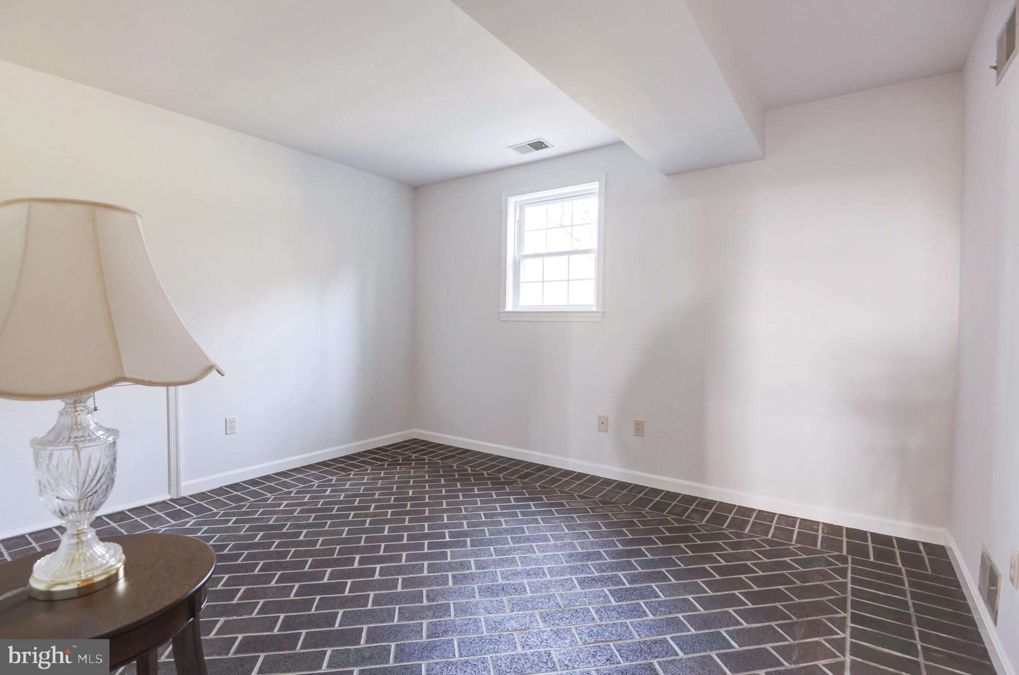 BLUE RIDGE CHASE - Residential