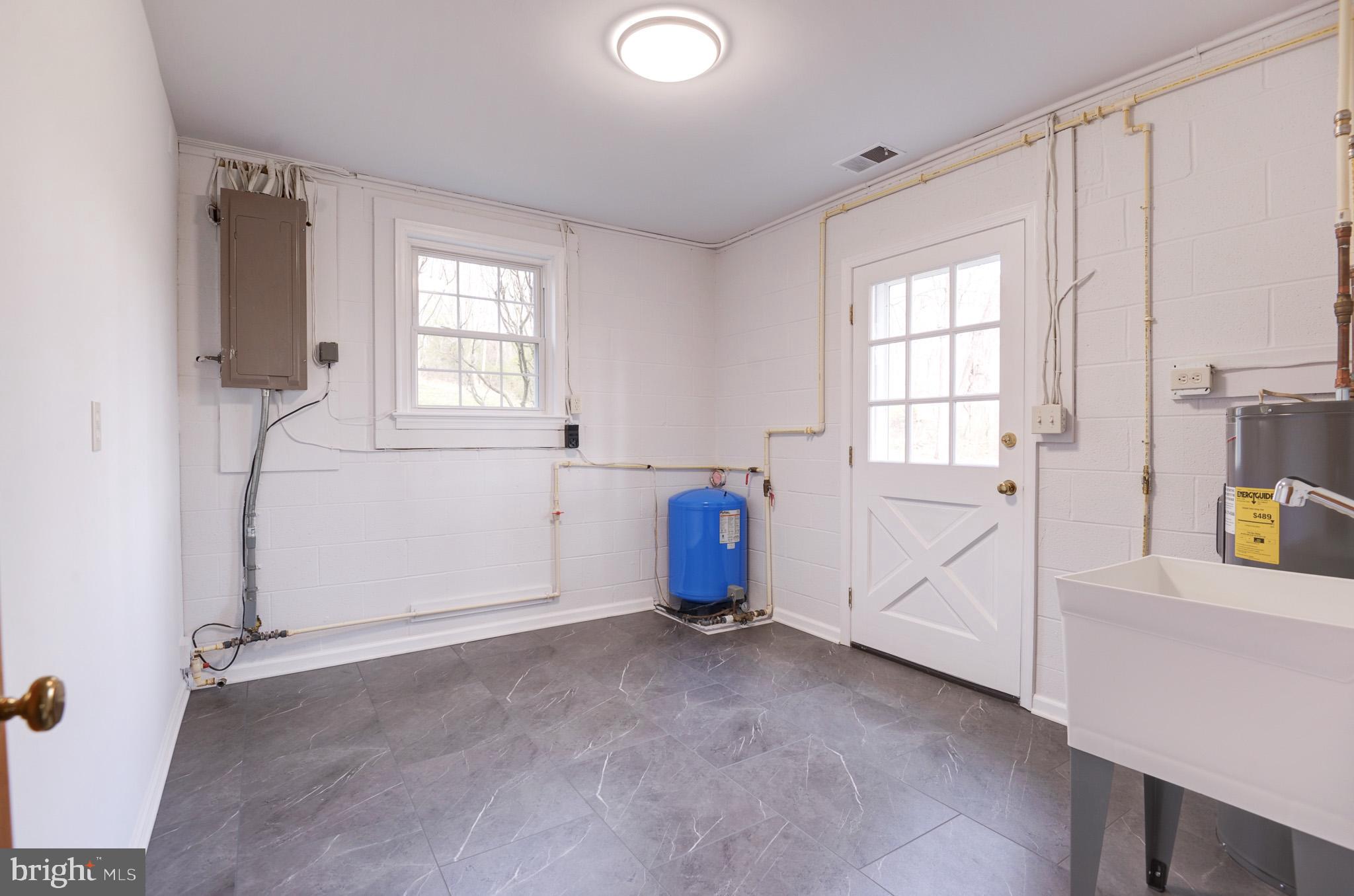 BLUE RIDGE CHASE - Residential