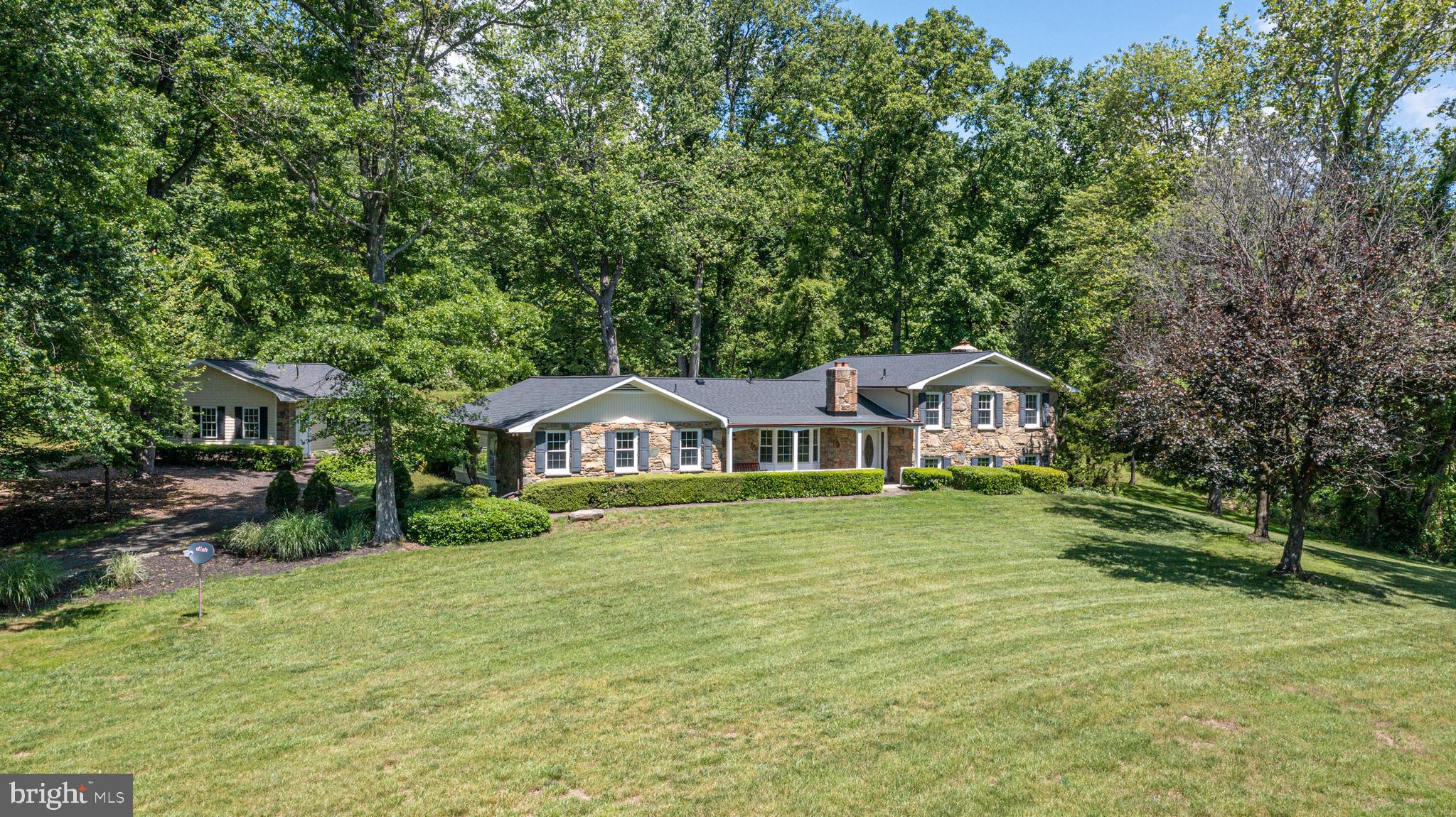 BLUE RIDGE CHASE - Residential