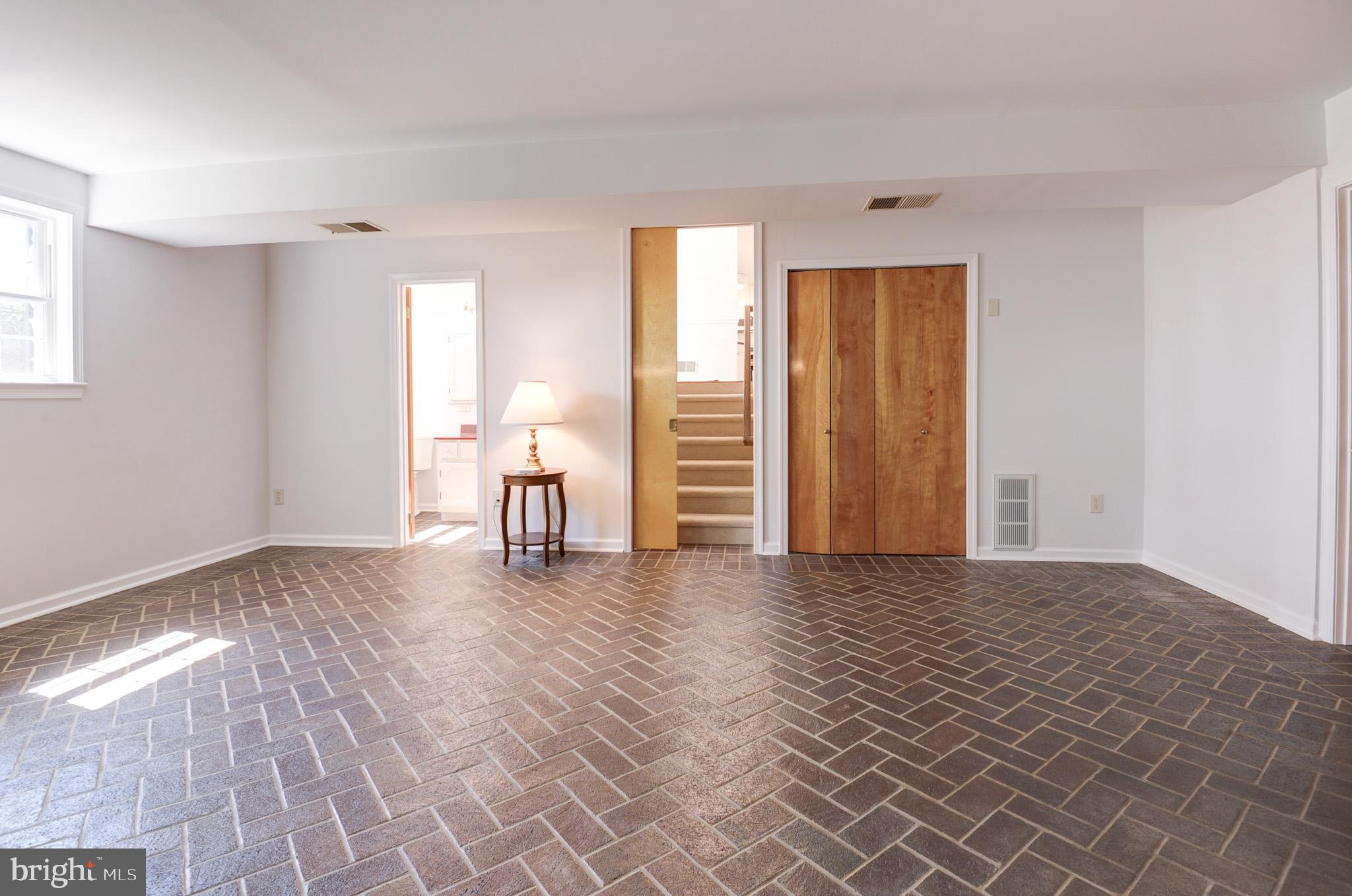 BLUE RIDGE CHASE - Residential