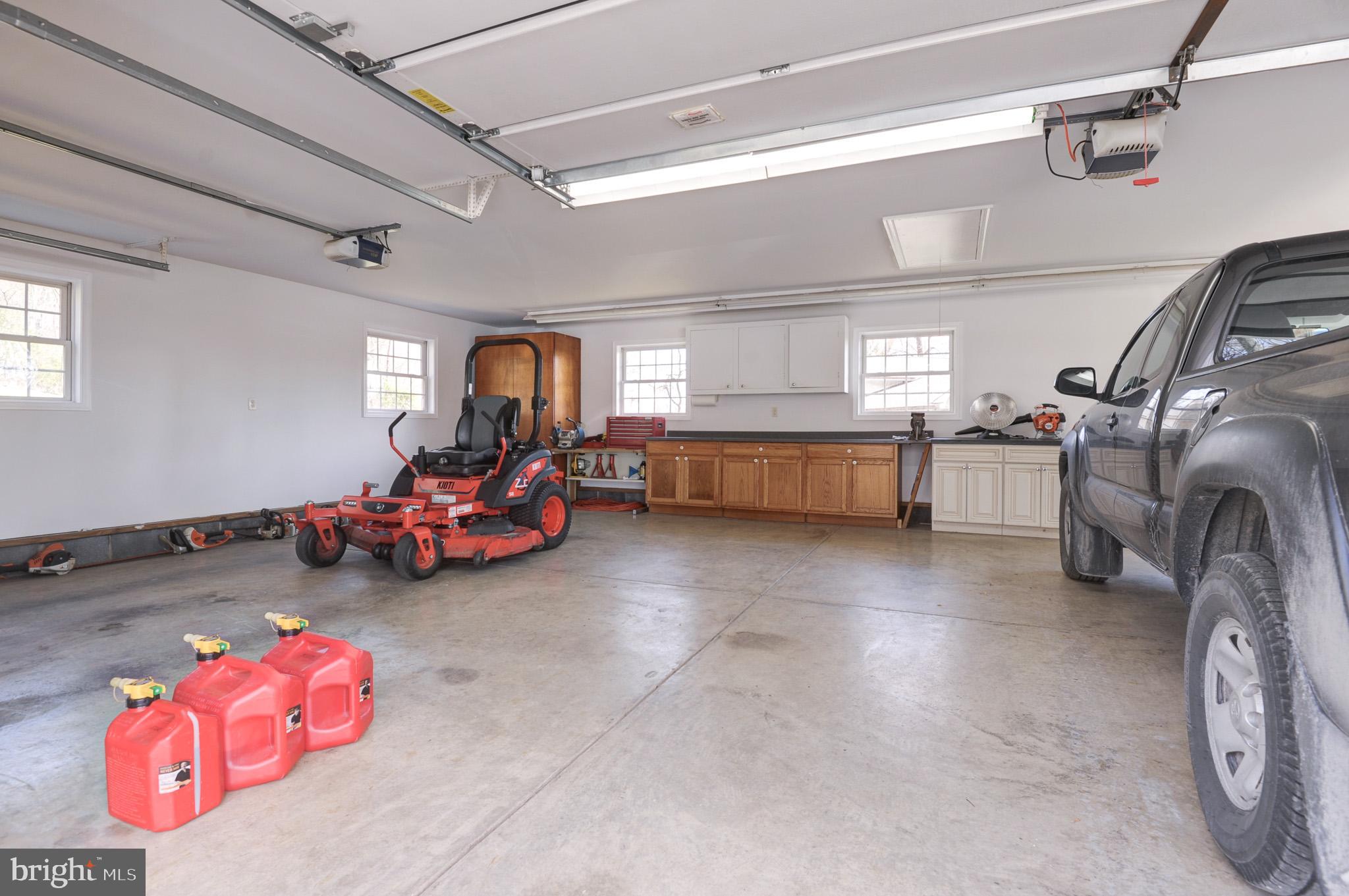 BLUE RIDGE CHASE - Residential