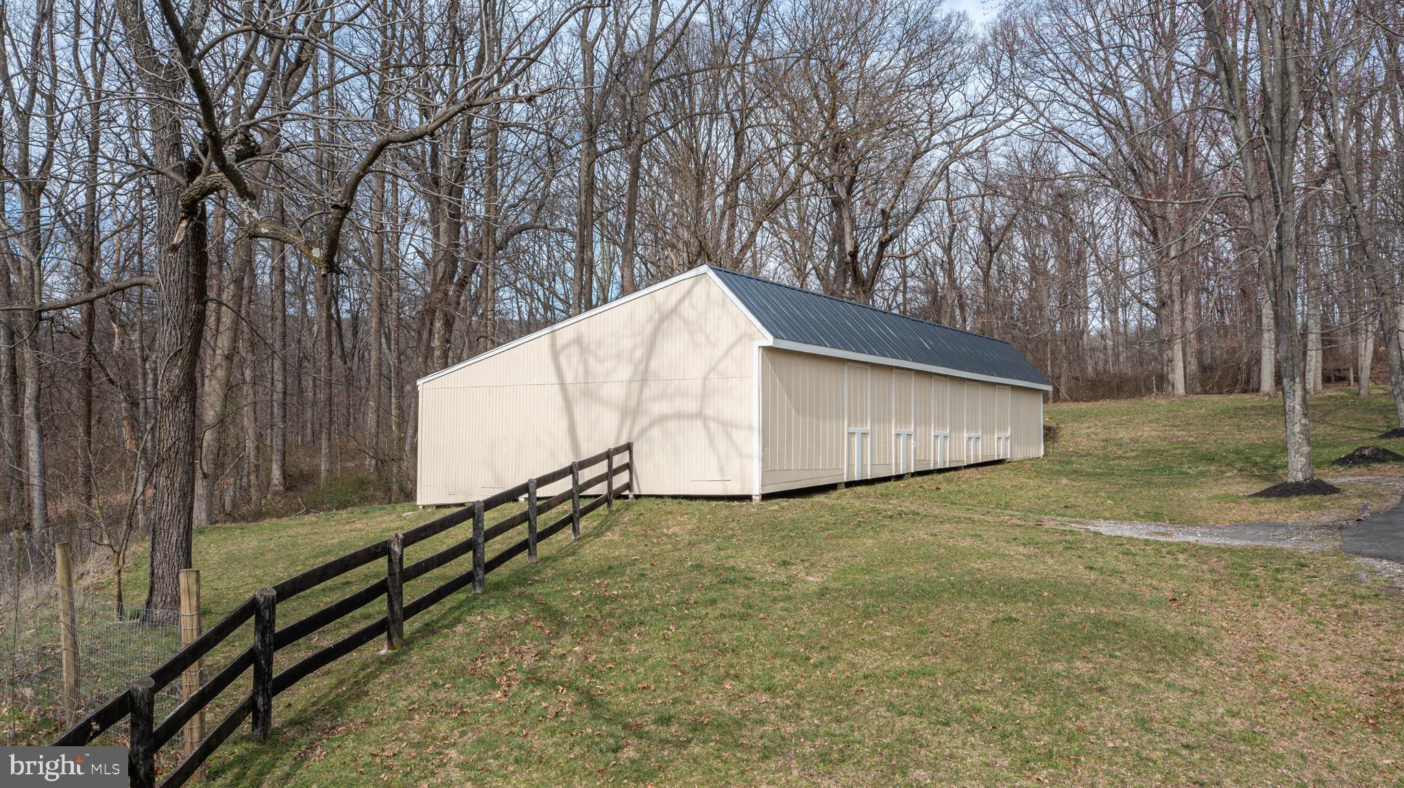 BLUE RIDGE CHASE - Residential