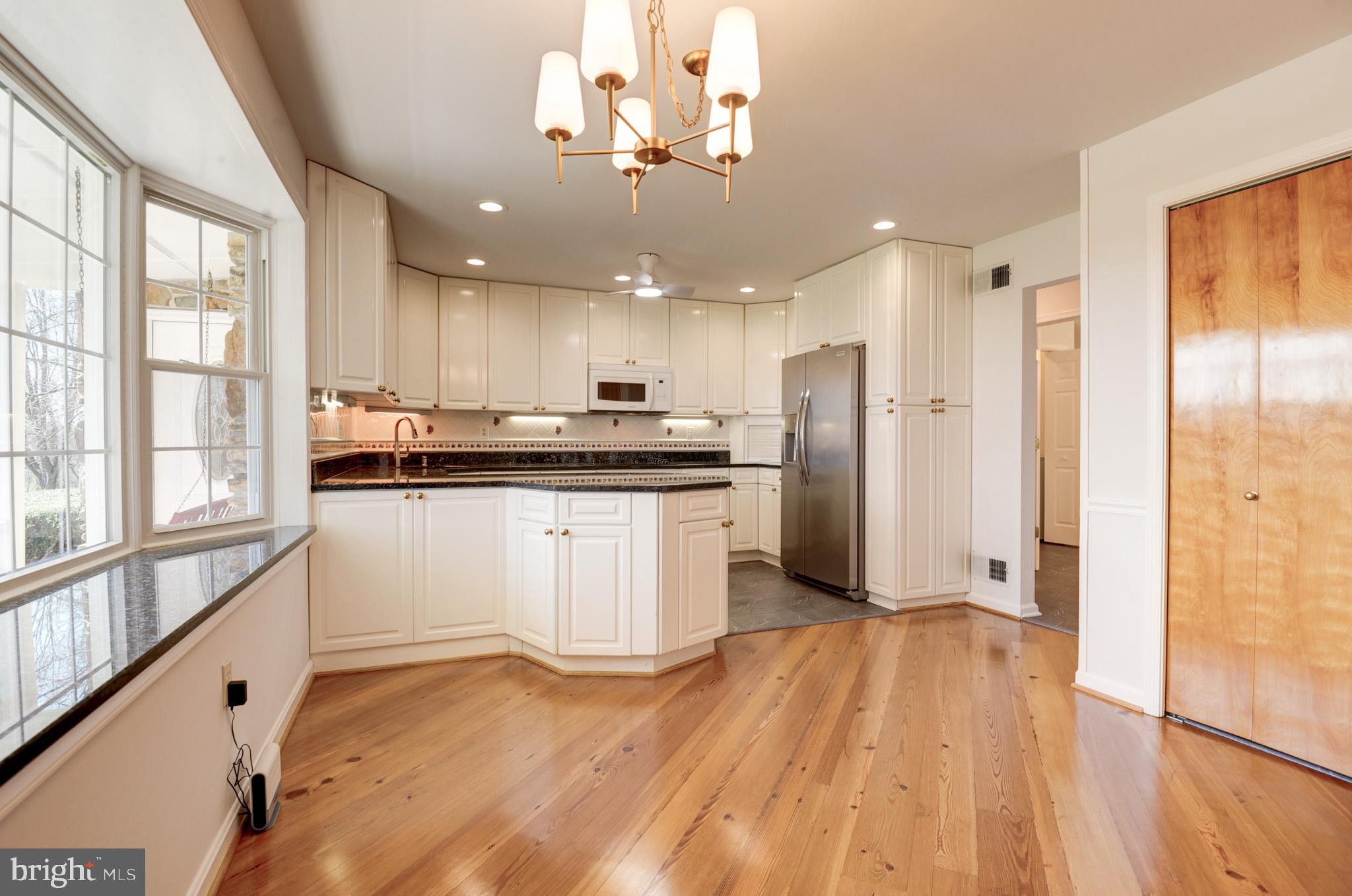 BLUE RIDGE CHASE - Residential