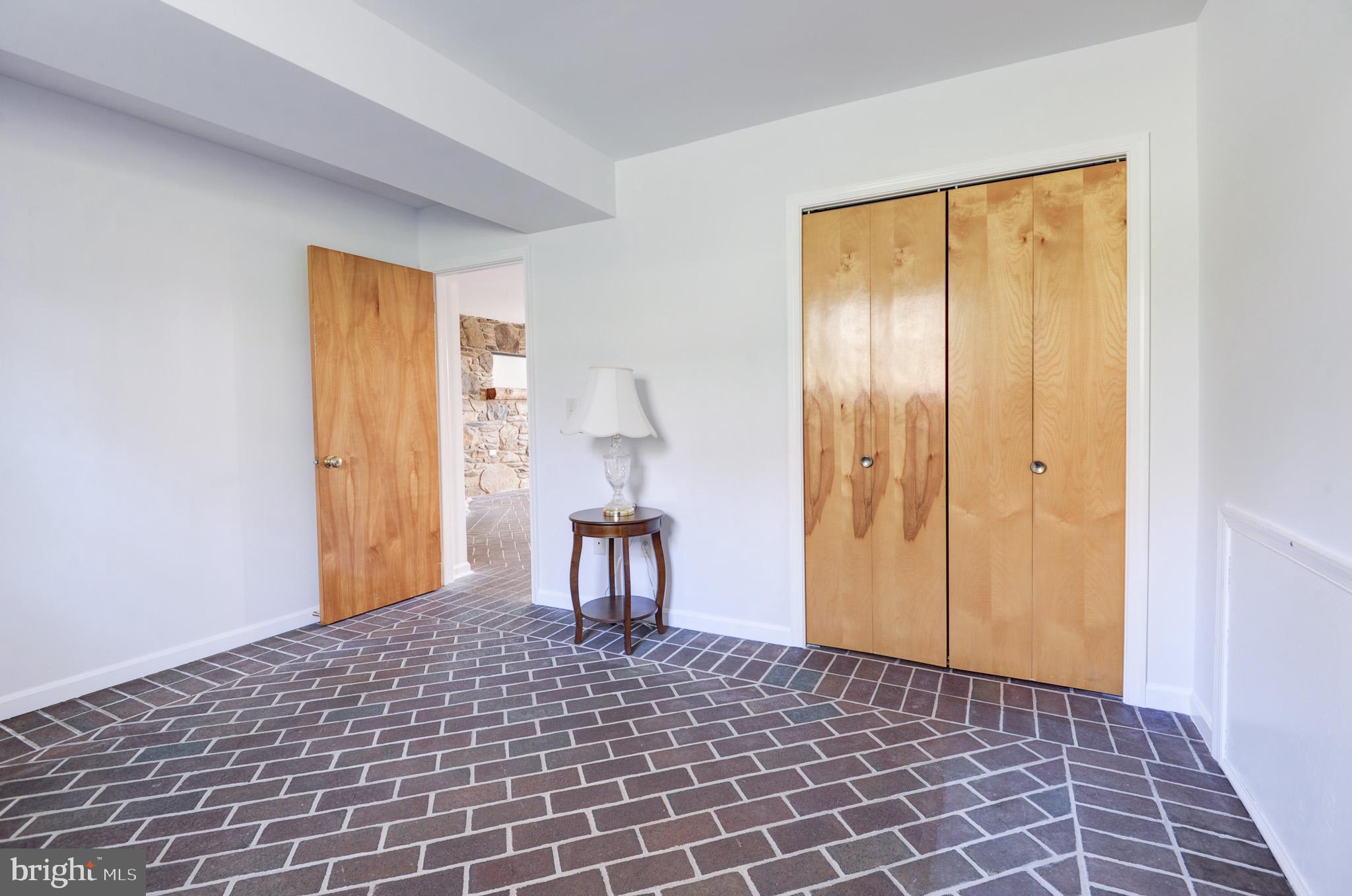 BLUE RIDGE CHASE - Residential