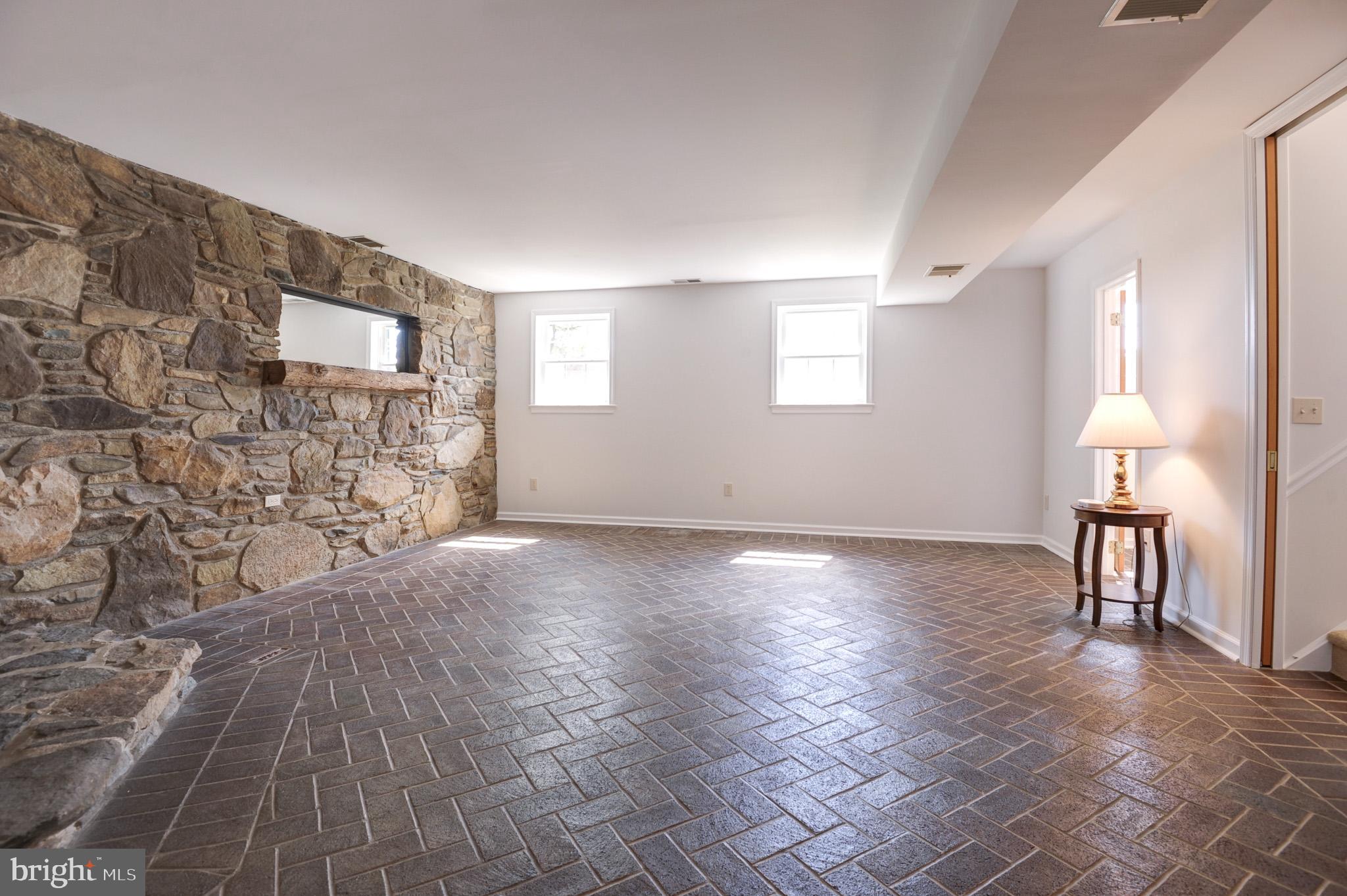 BLUE RIDGE CHASE - Residential