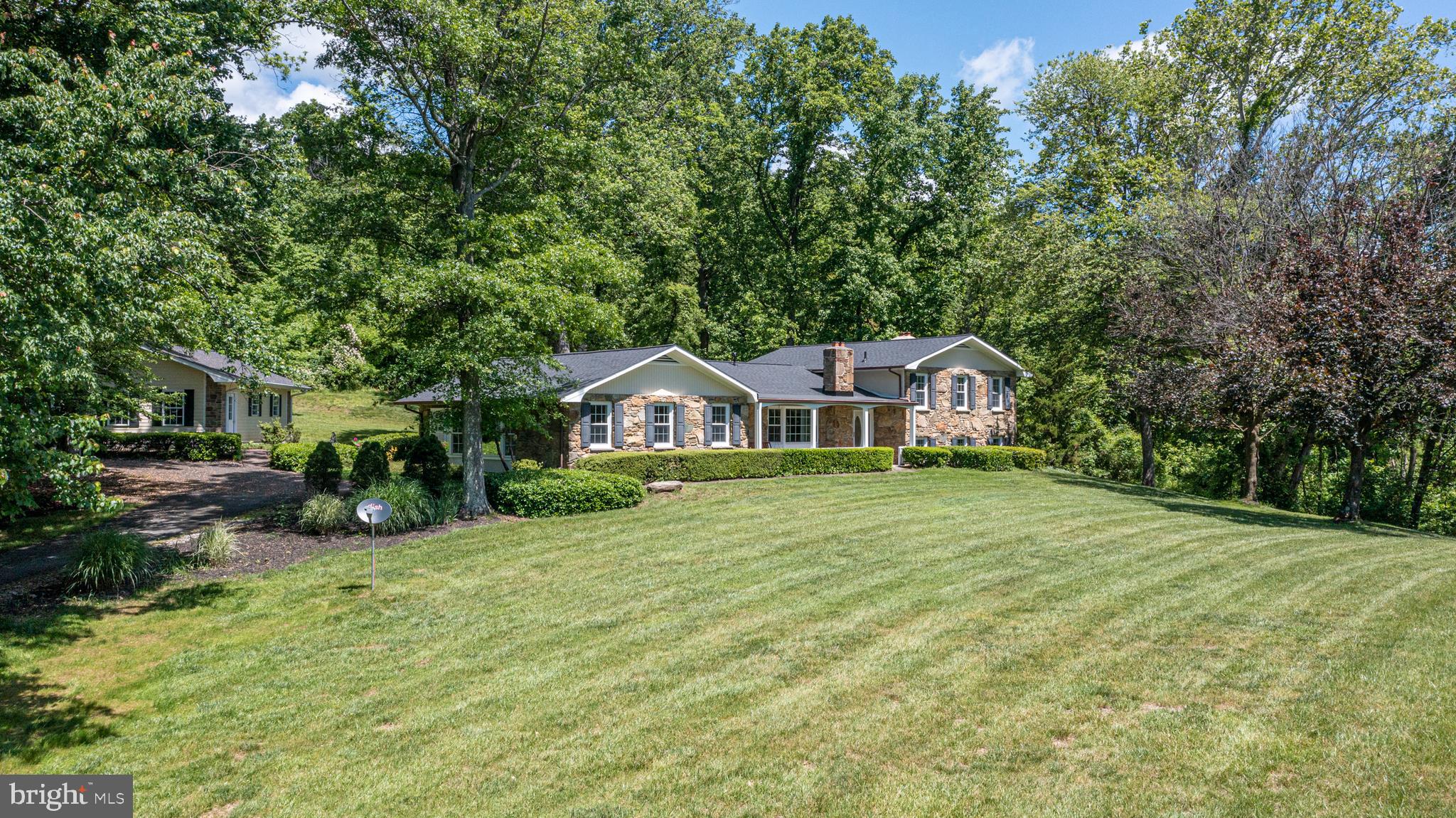 BLUE RIDGE CHASE - Residential