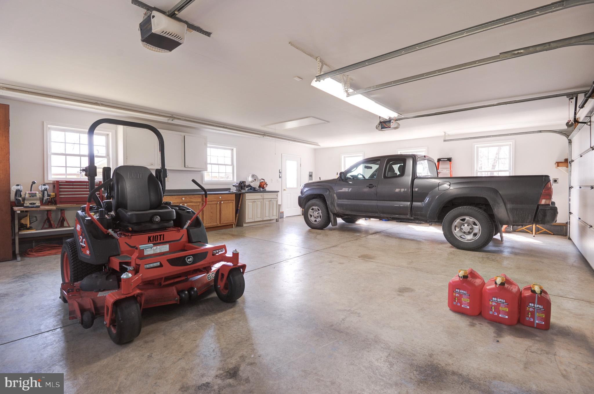 BLUE RIDGE CHASE - Residential