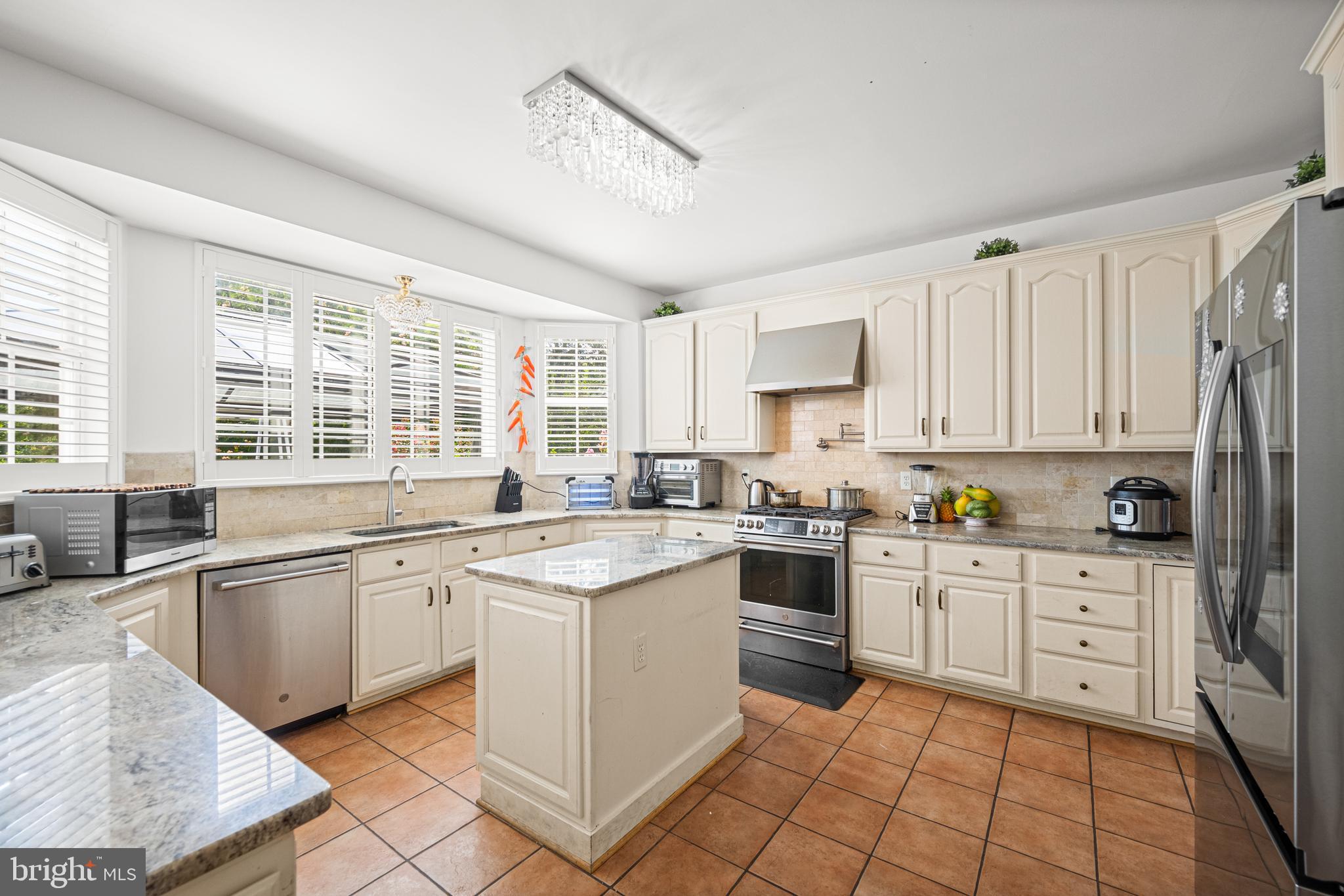 COUNTY VIEW - Residential