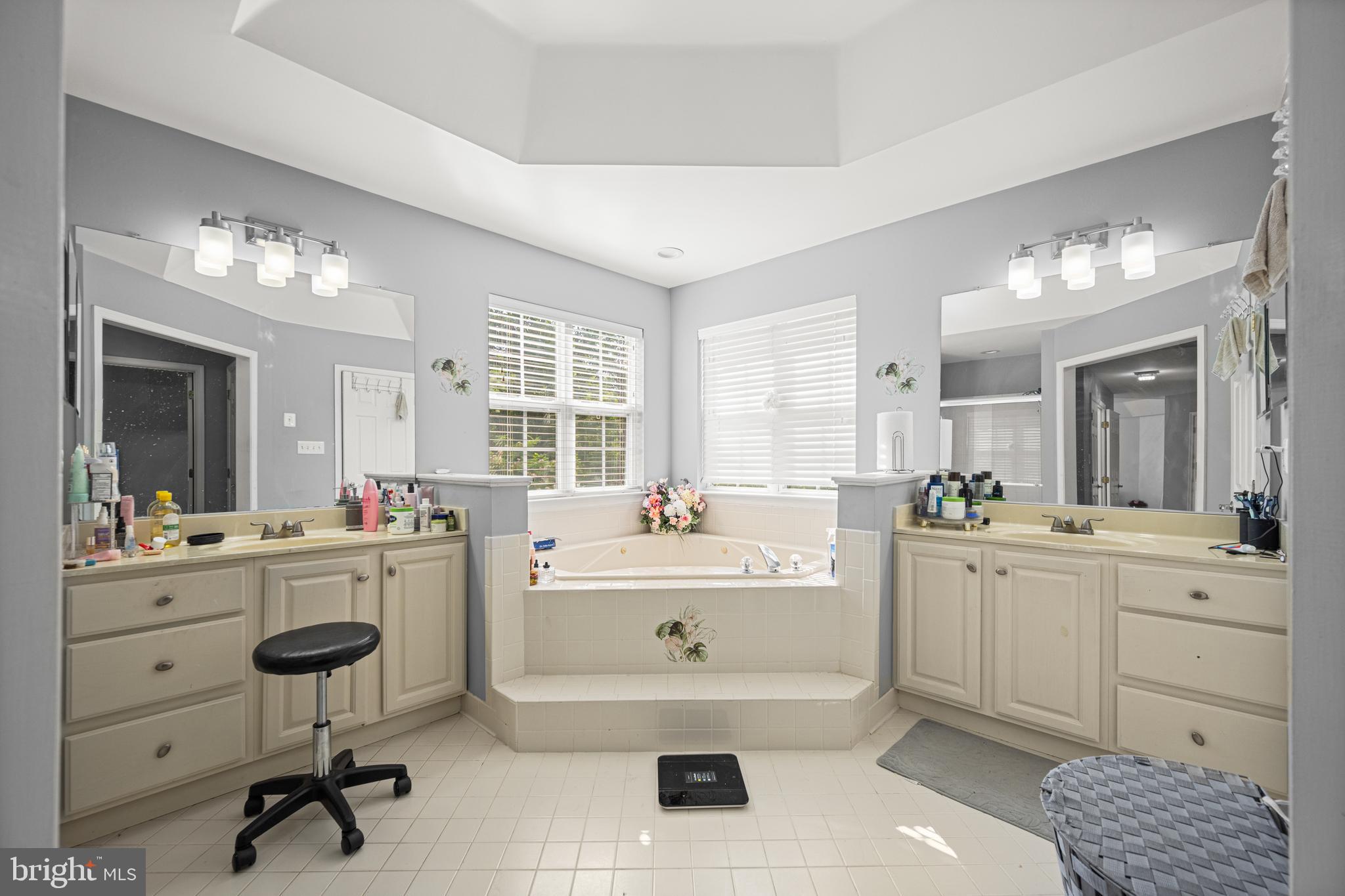 COUNTY VIEW - Residential