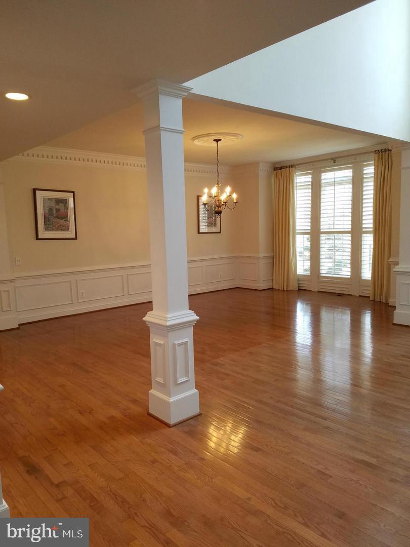 LAUREL HILL LANDBAY - Residential Lease