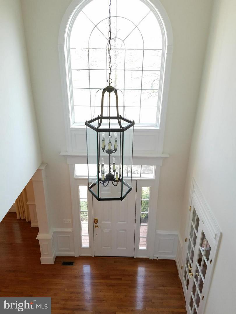 LAUREL HILL LANDBAY - Residential Lease