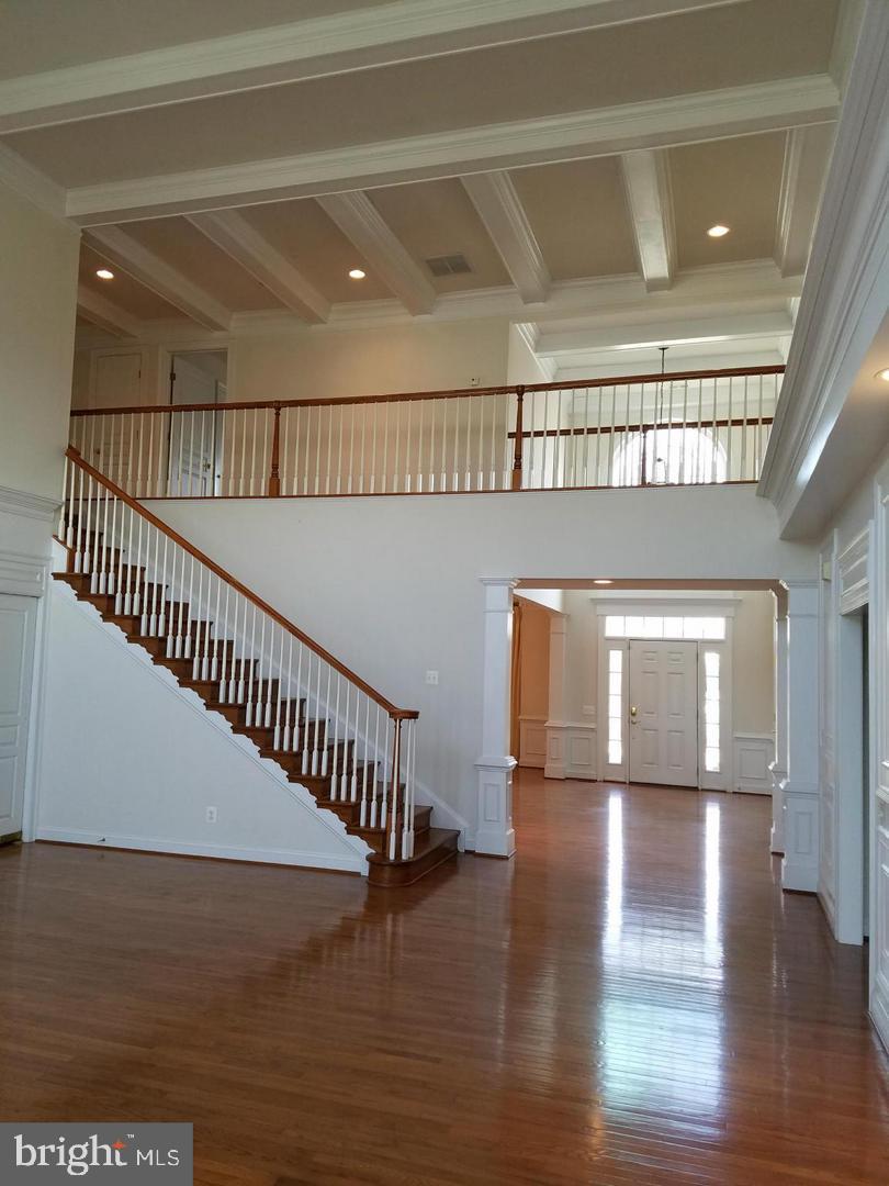 LAUREL HILL LANDBAY - Residential Lease