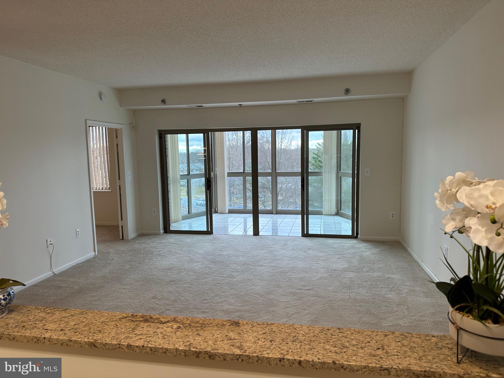 TURNBERRY COURTS AT LEIS - Residential