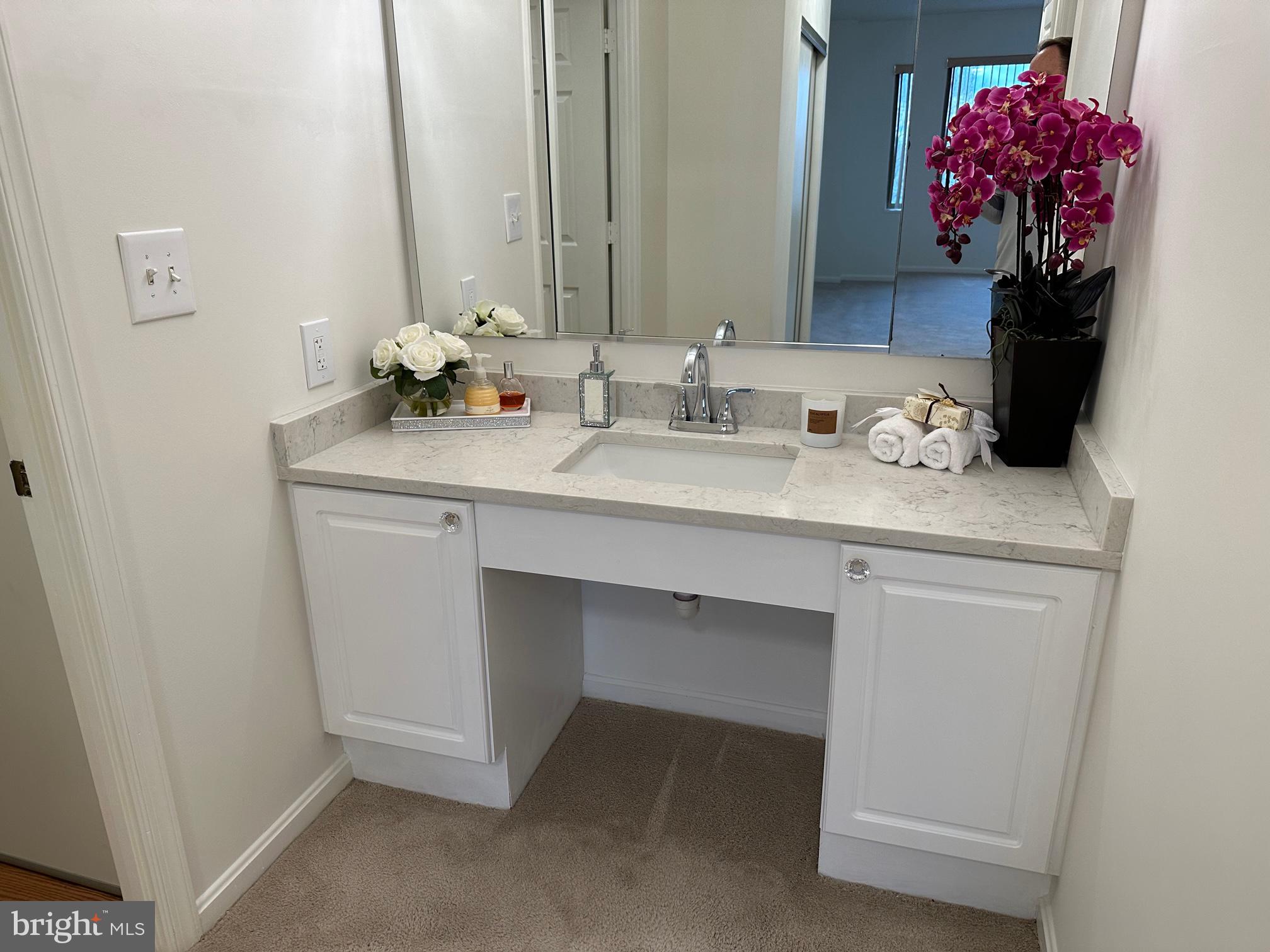 TURNBERRY COURTS AT LEIS - Residential