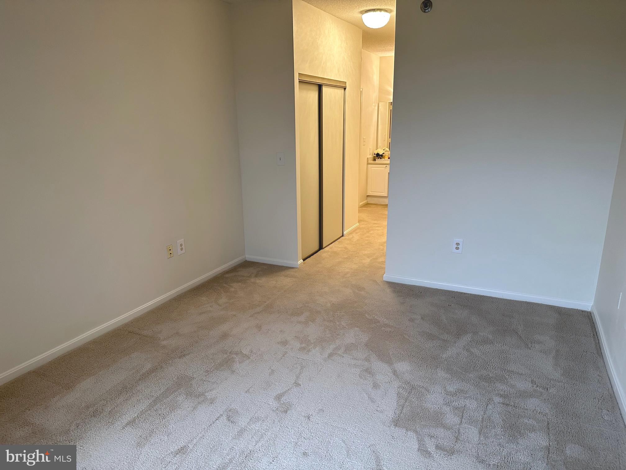 TURNBERRY COURTS AT LEIS - Residential