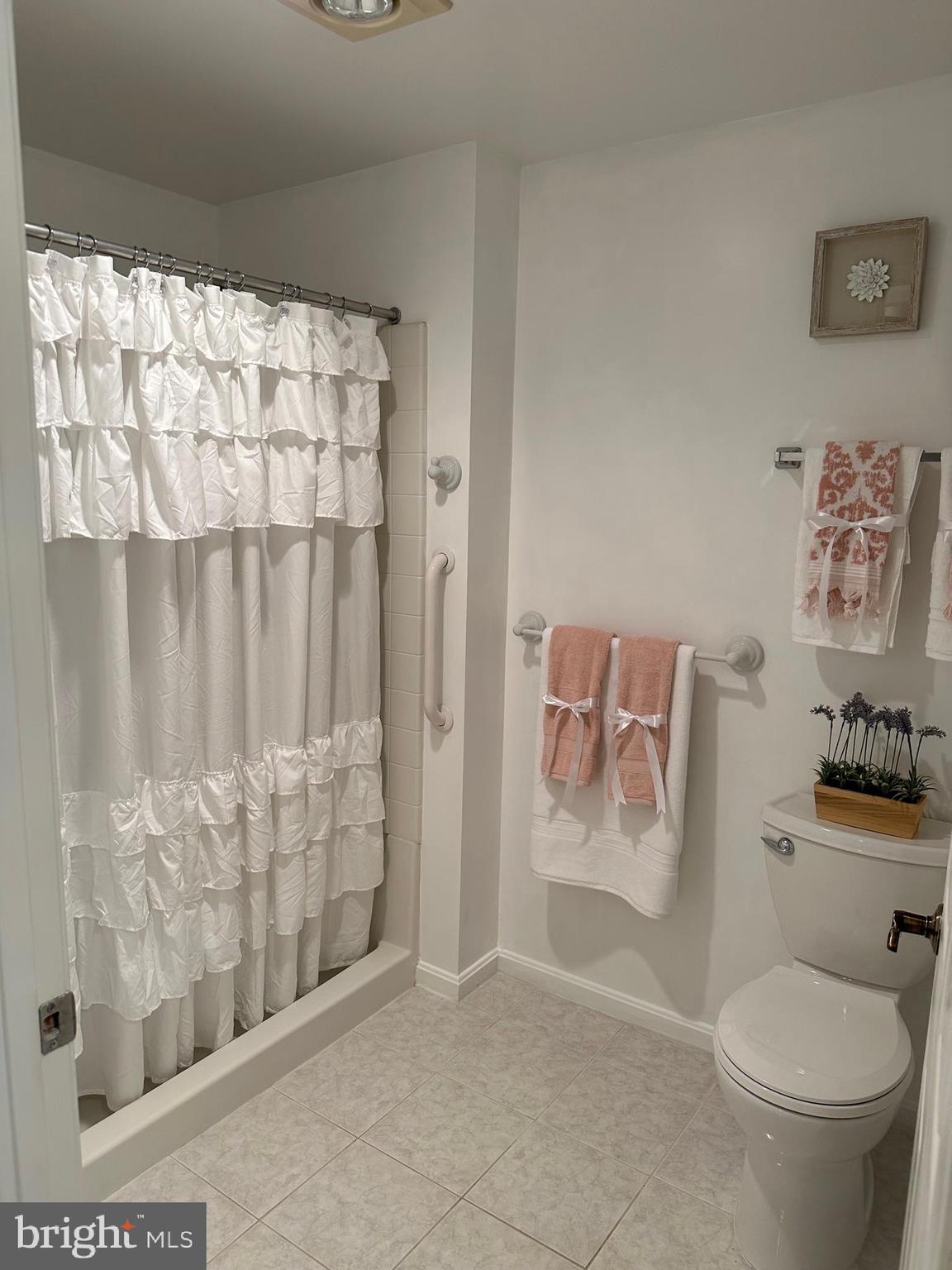 TURNBERRY COURTS AT LEIS - Residential