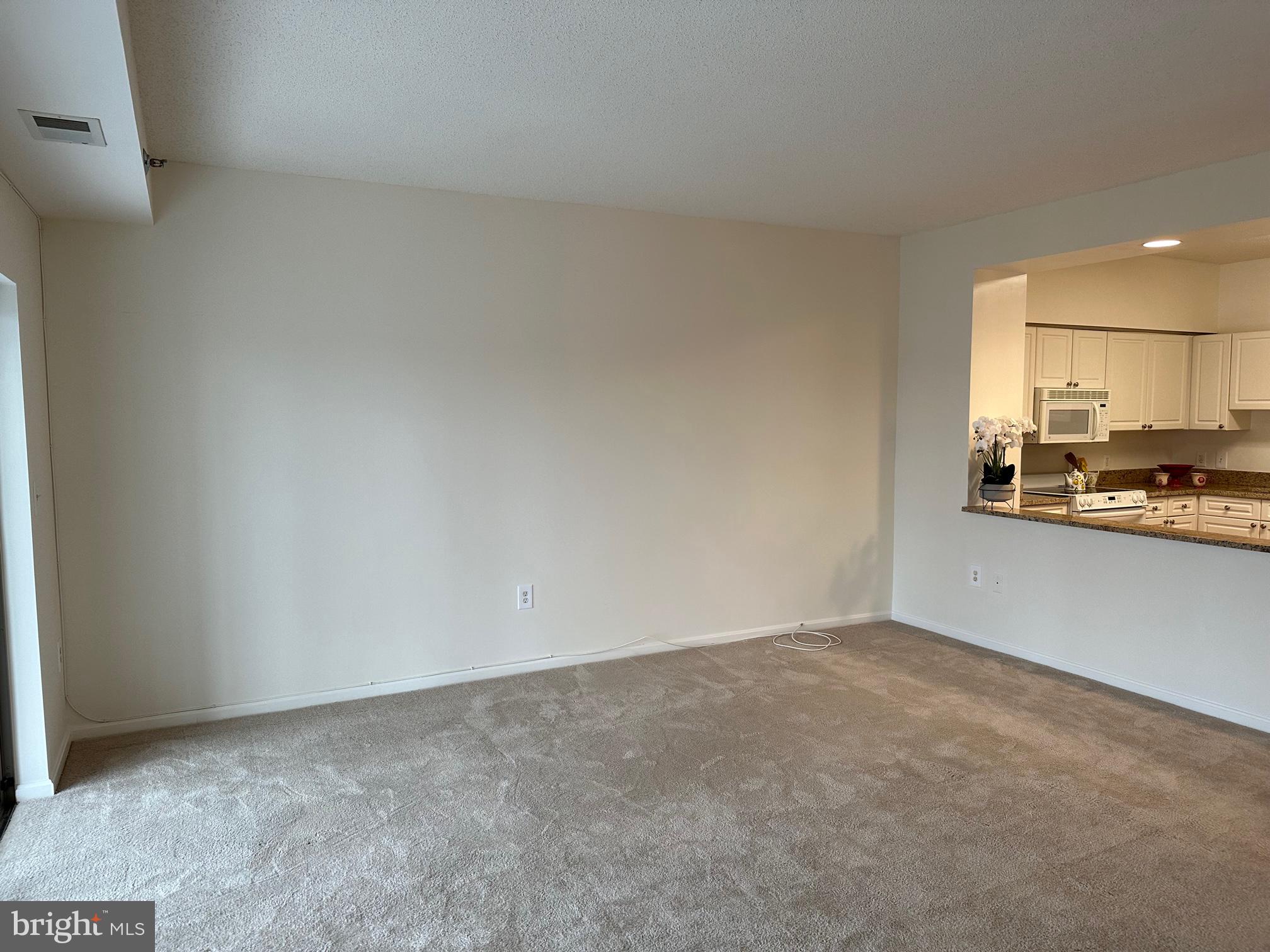 TURNBERRY COURTS AT LEIS - Residential