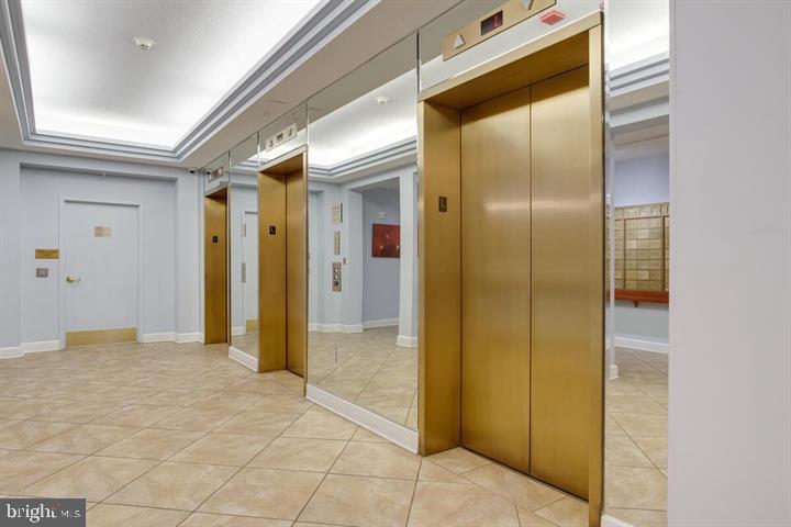 TURNBERRY COURTS AT LEIS - Residential