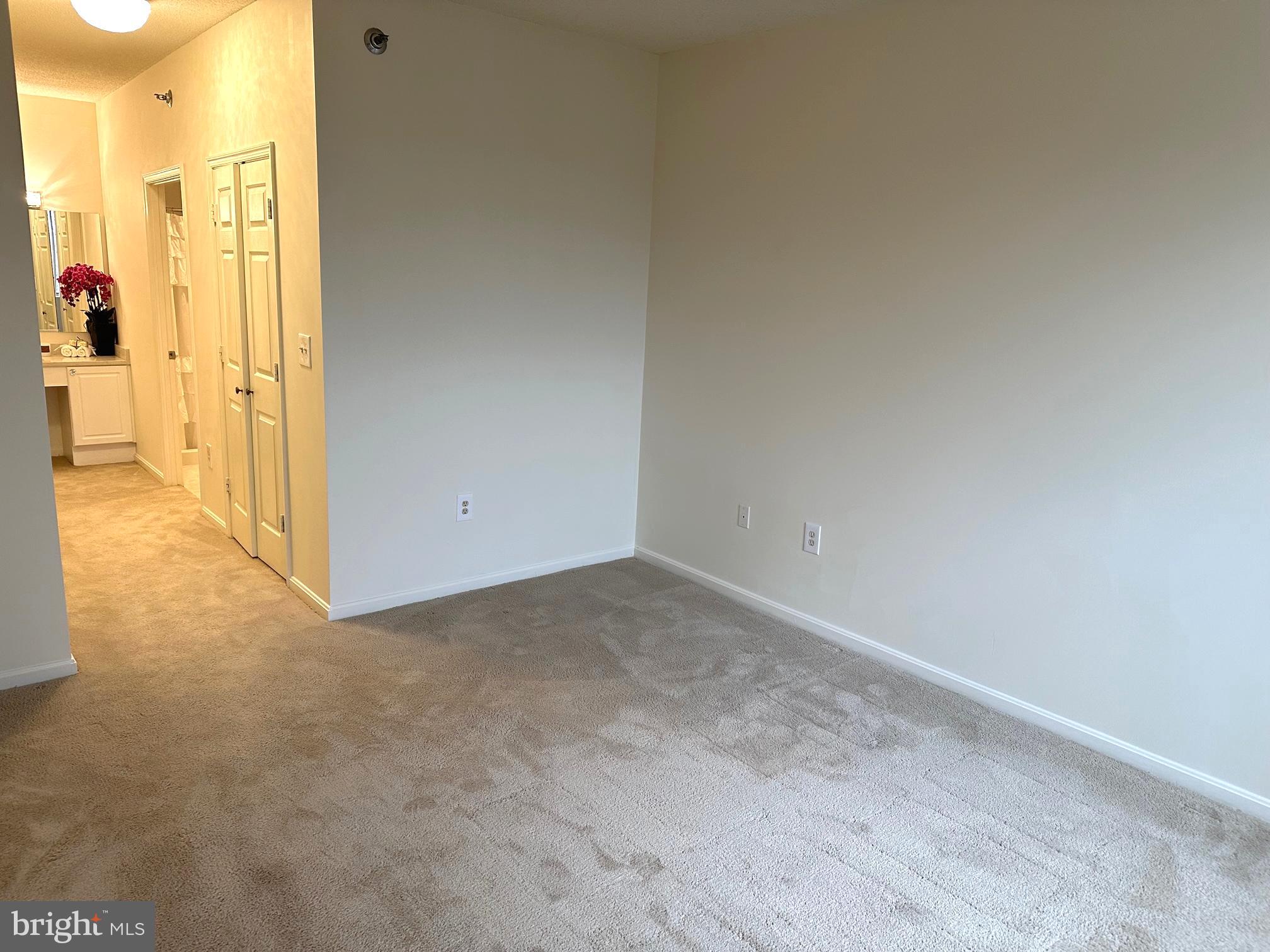 TURNBERRY COURTS AT LEIS - Residential