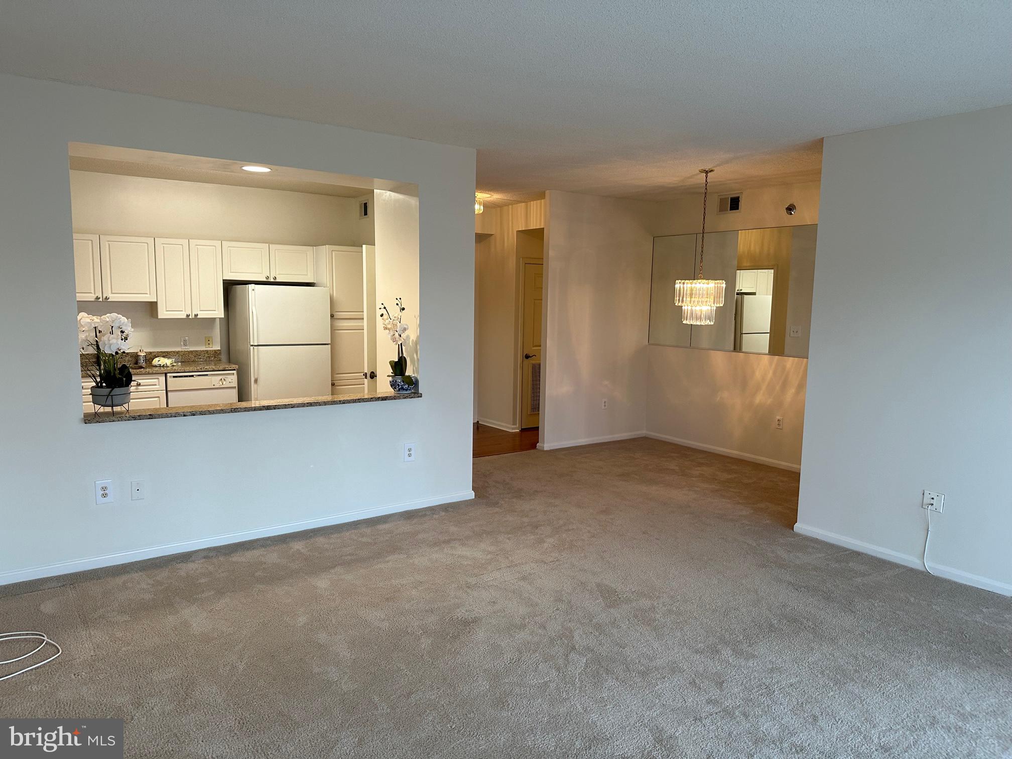 TURNBERRY COURTS AT LEIS - Residential