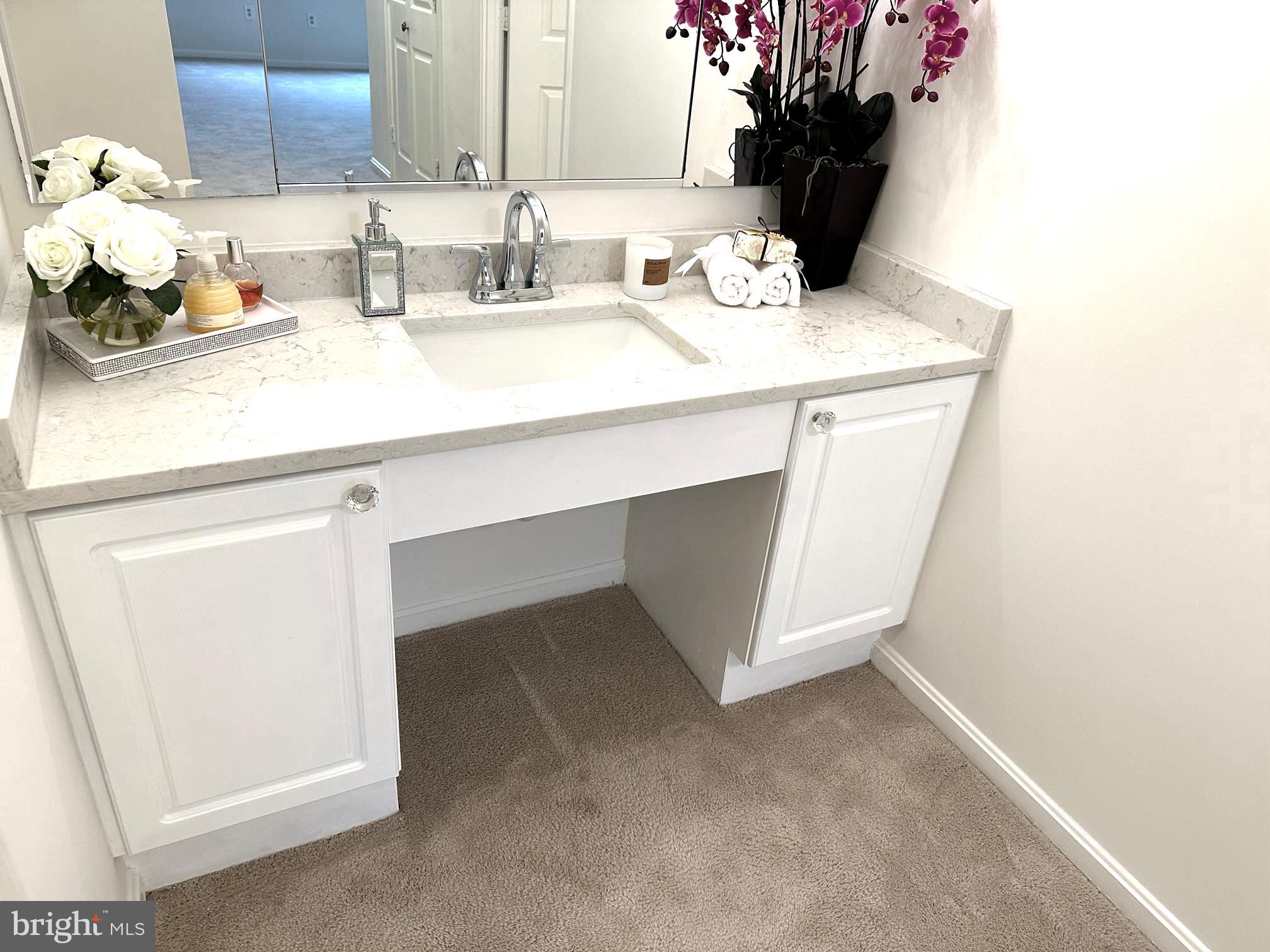 TURNBERRY COURTS AT LEIS - Residential