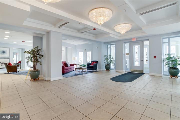 TURNBERRY COURTS AT LEIS - Residential