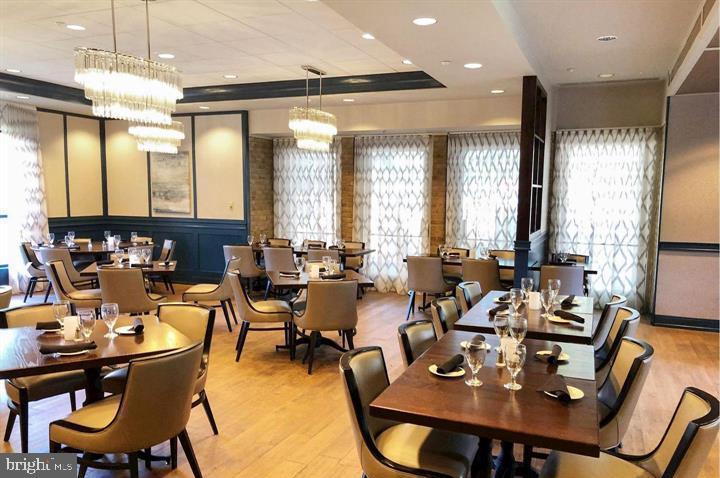 TURNBERRY COURTS AT LEIS - Residential