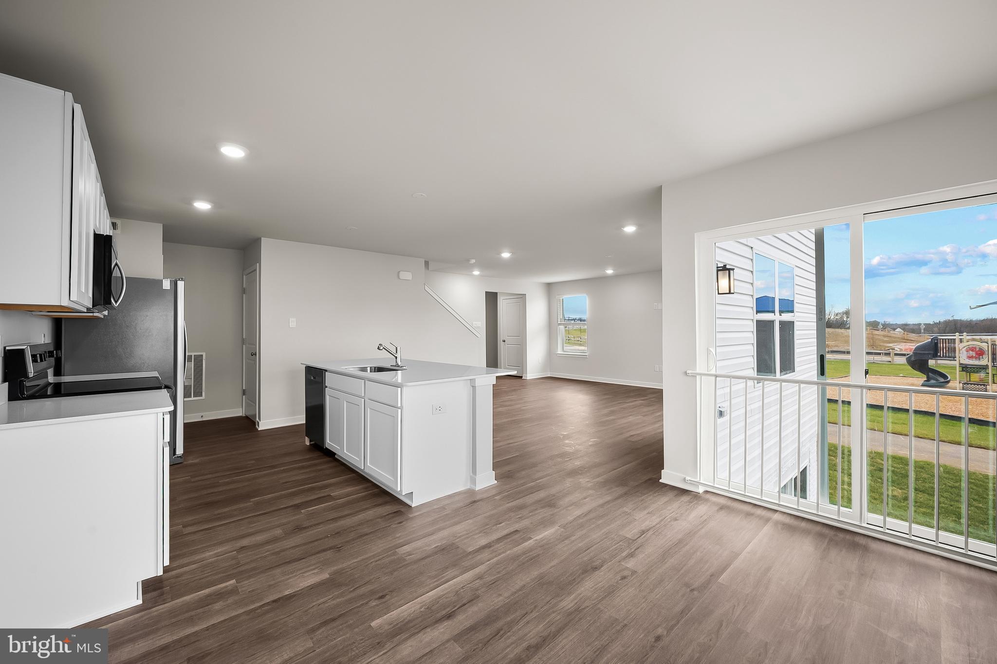 RIVERPOINTE - Residential