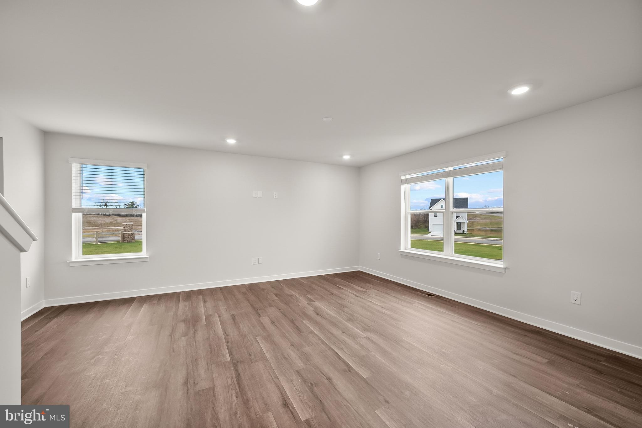 RIVERPOINTE - Residential