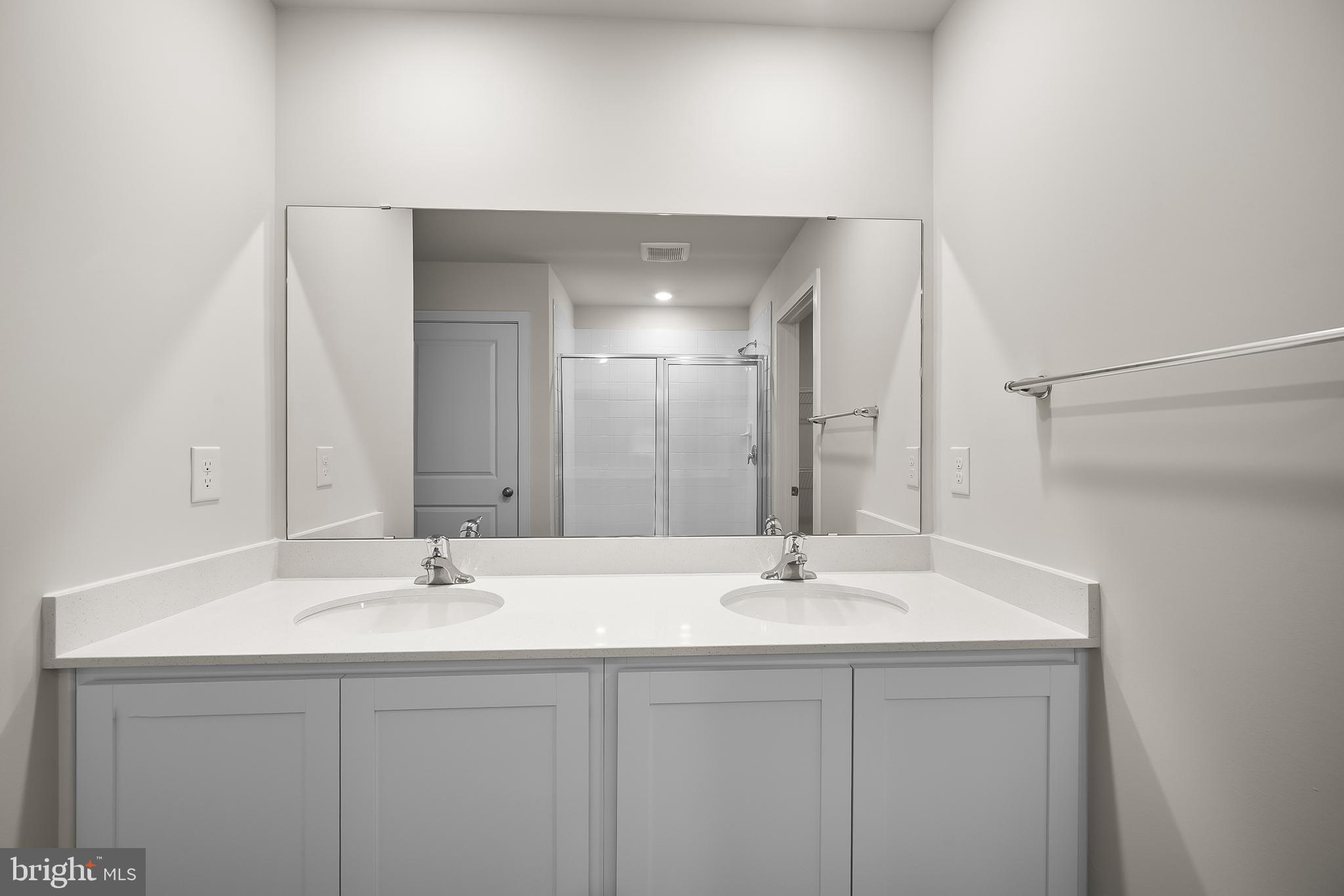 RIVERPOINTE - Residential