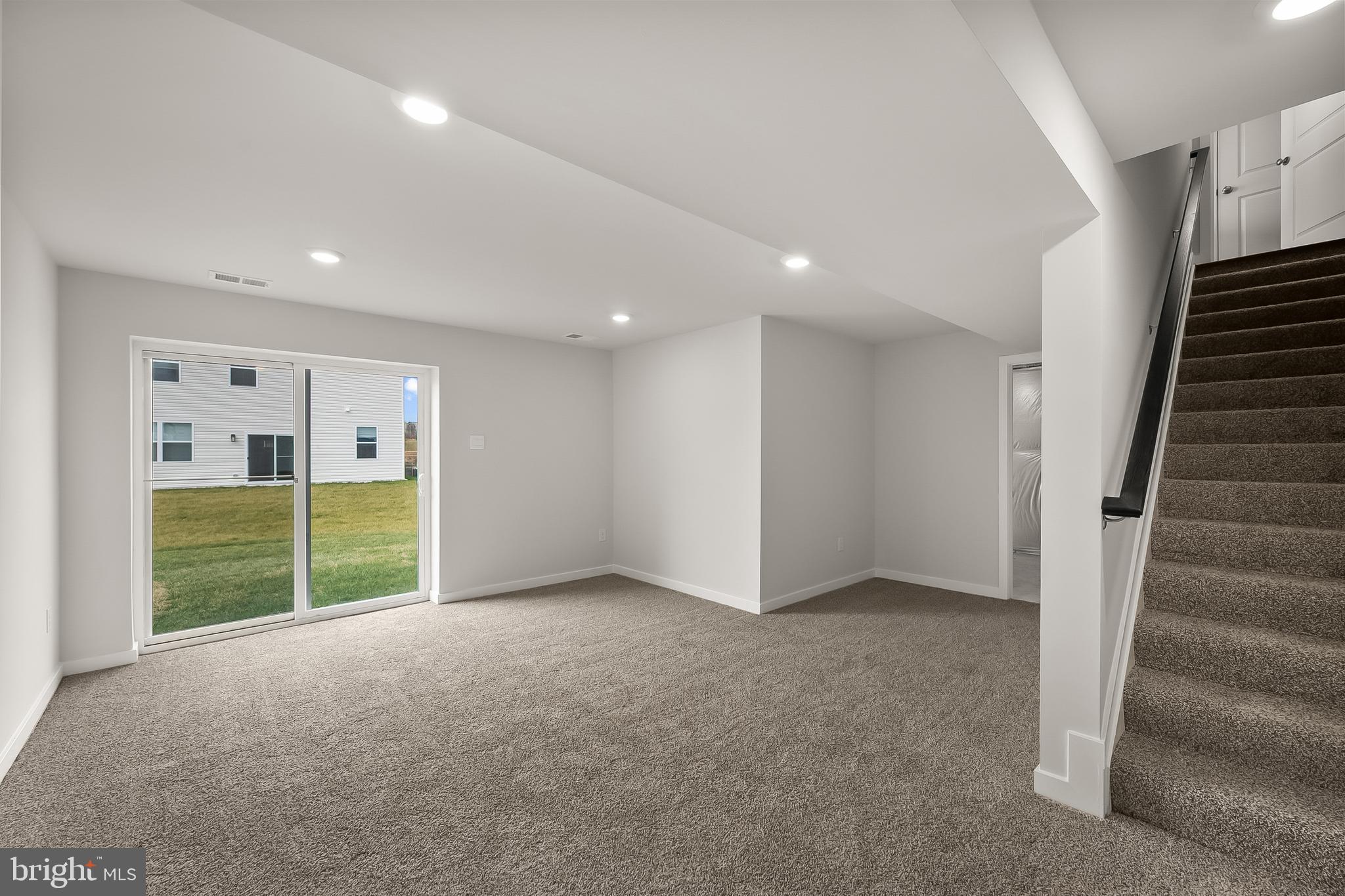 RIVERPOINTE - Residential