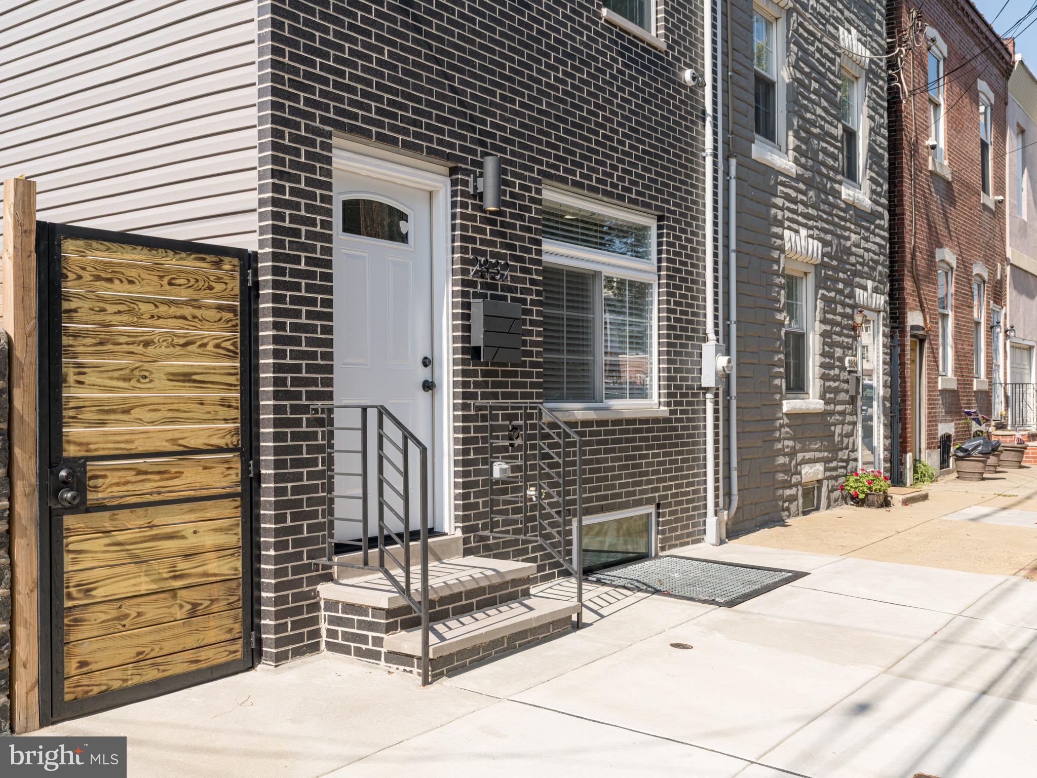 PORT RICHMOND - Residential