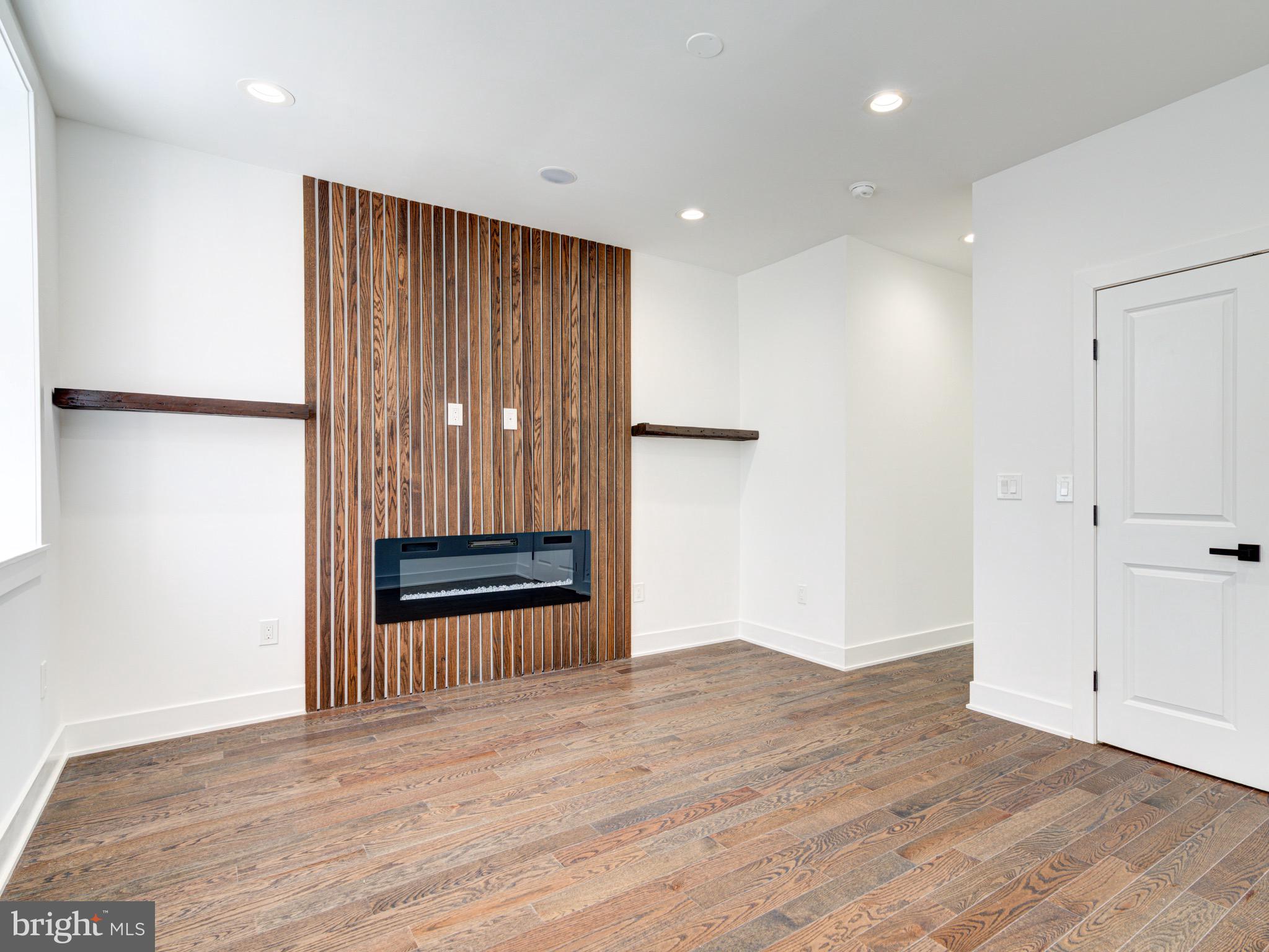 PORT RICHMOND - Residential